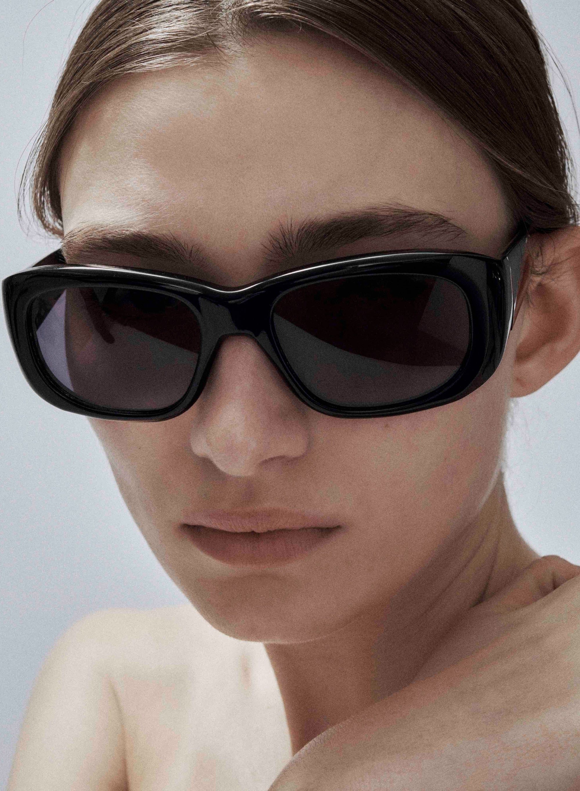 The Al - Black with Black Lens