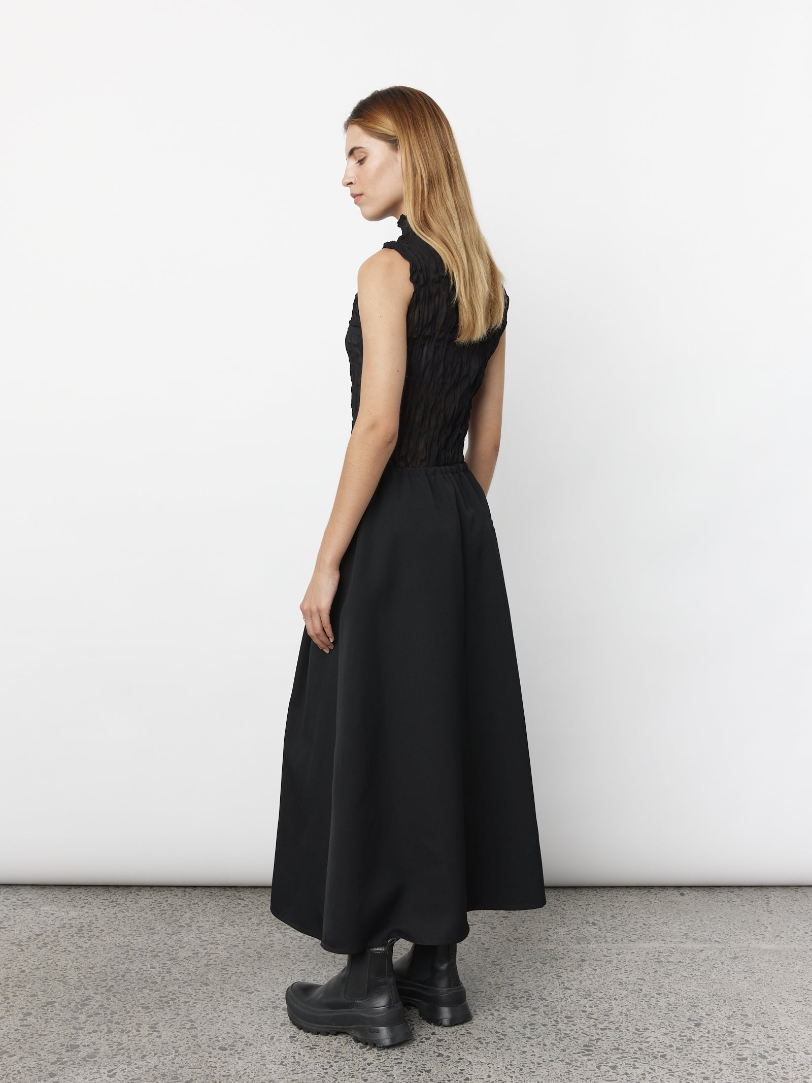 Crushed Sleeveless Turtleneck - Black