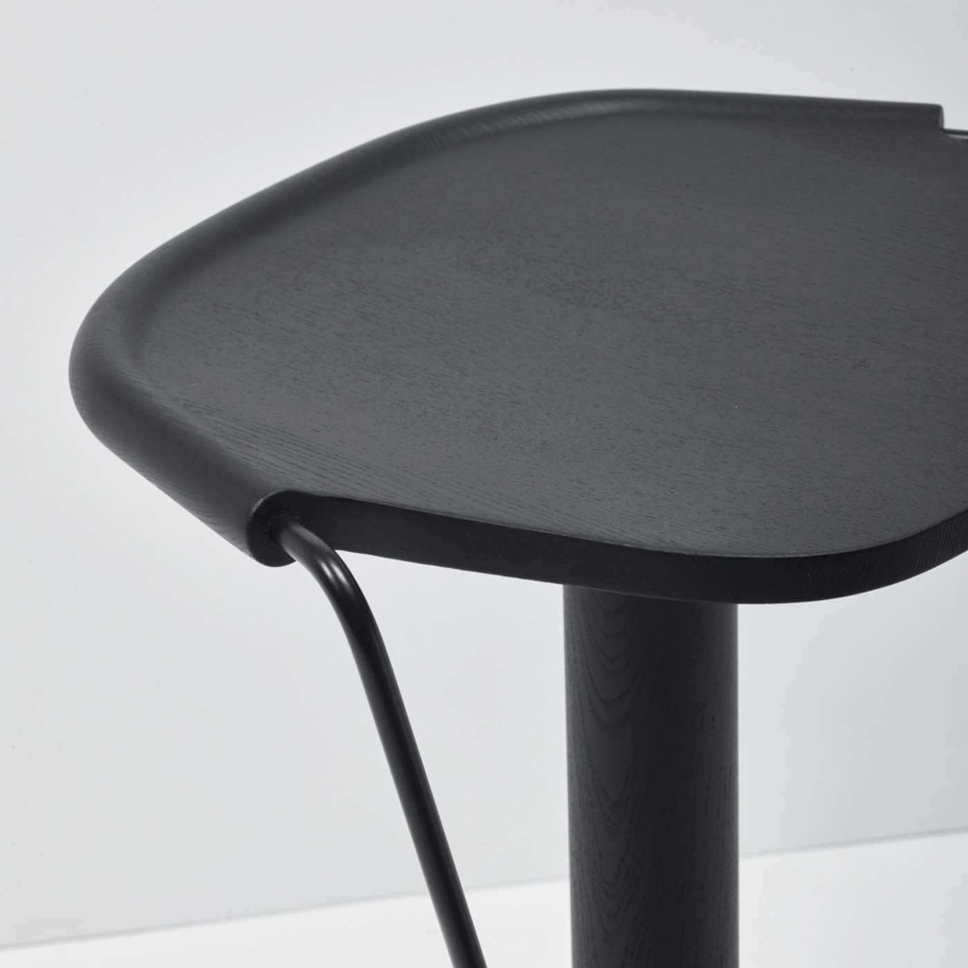 Uncino Stool