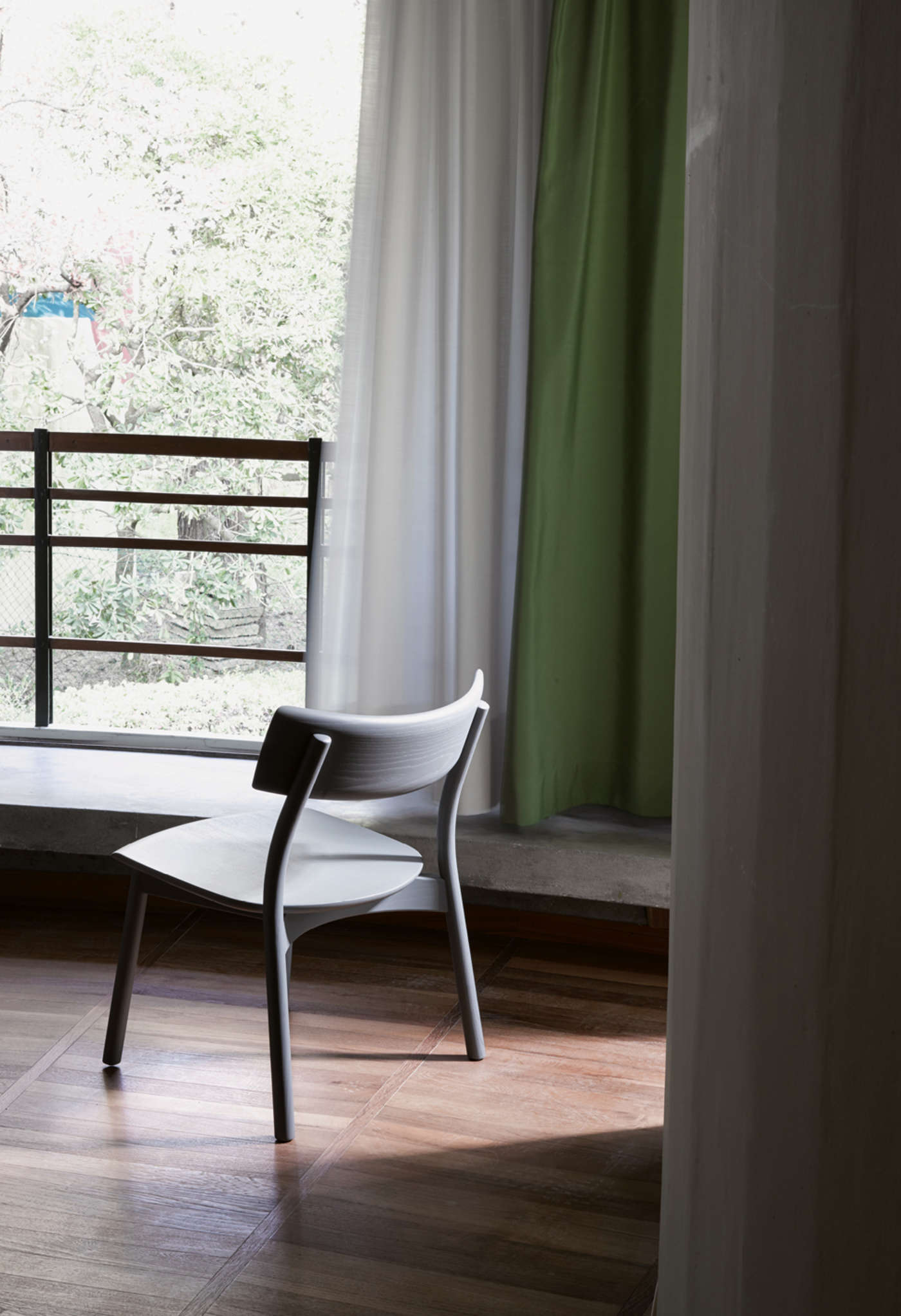 Chiaro Chair