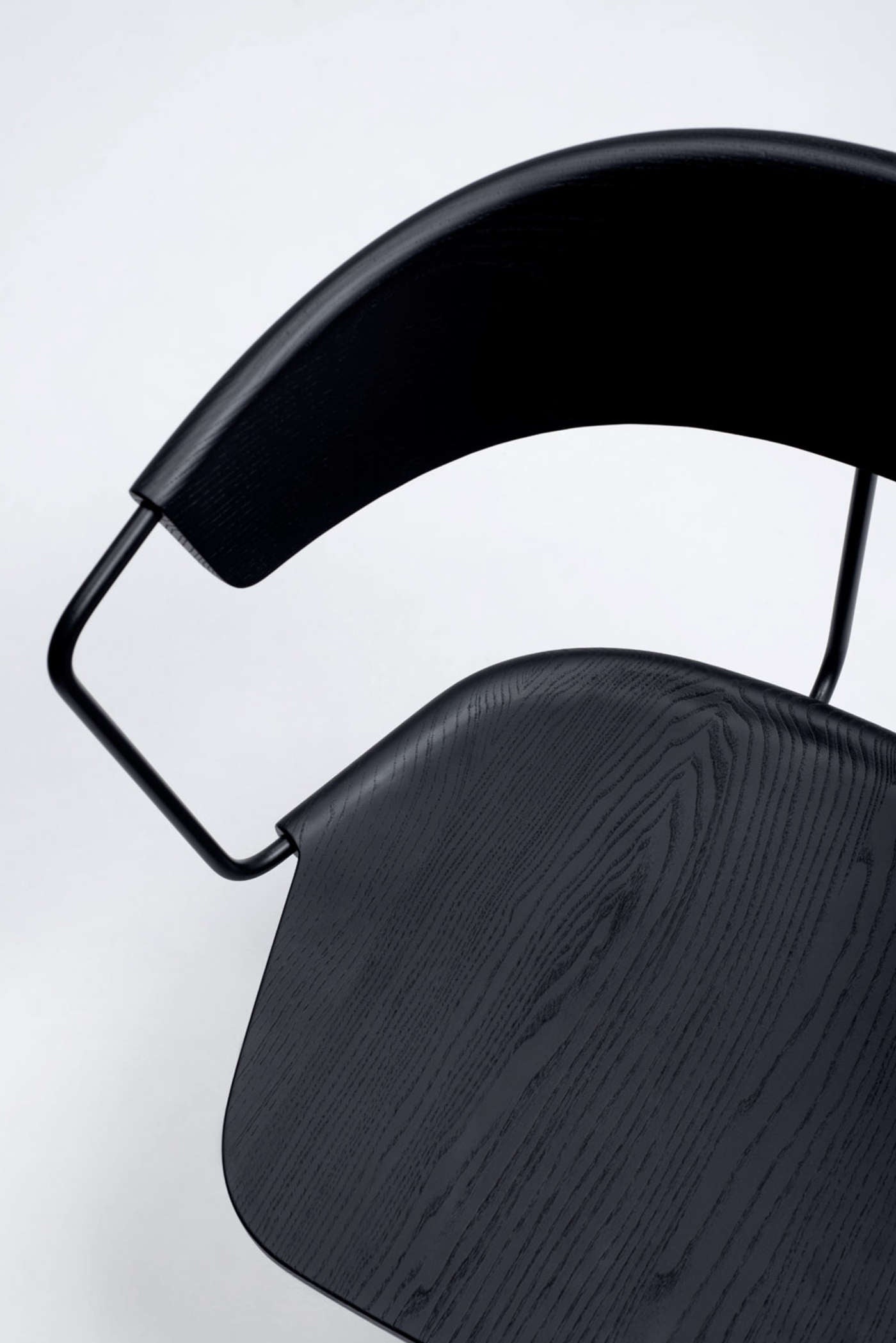 Uncino Swivel Chair