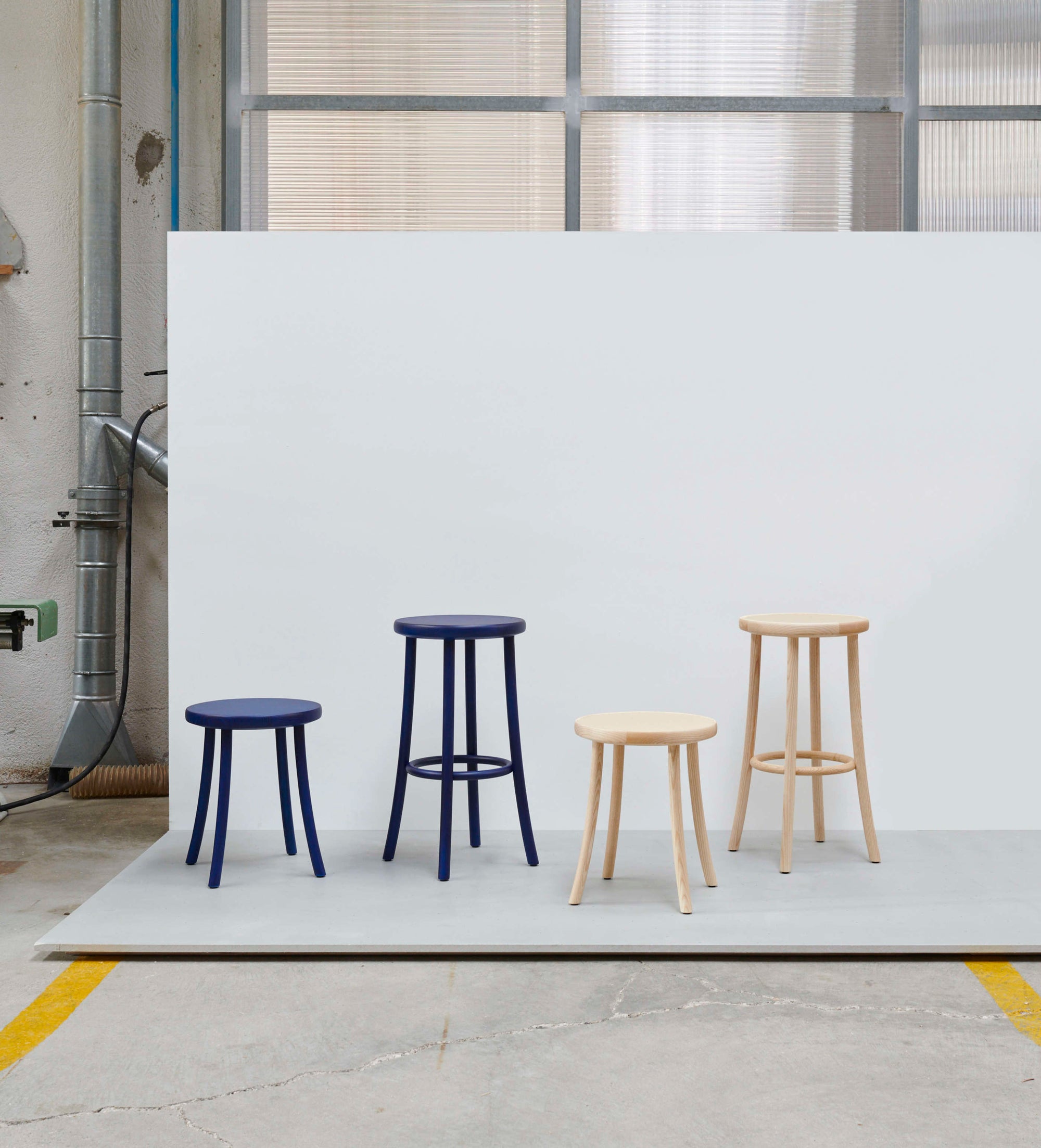 Zampa Stool