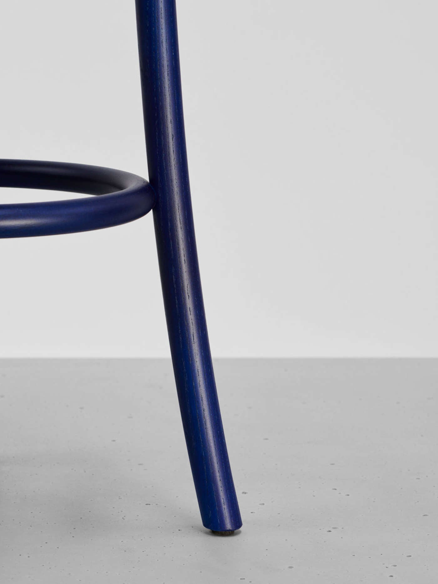 Zampa Stool