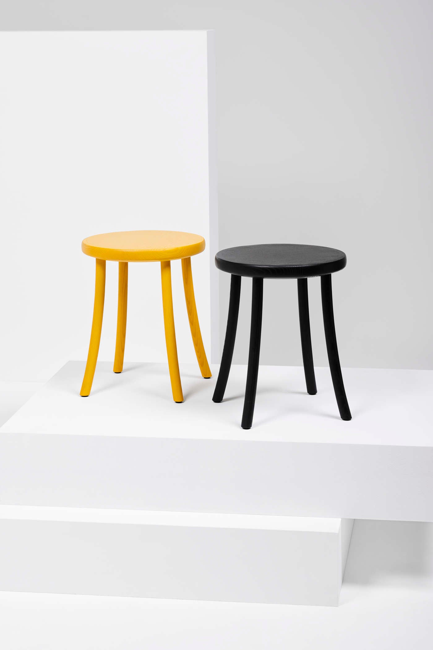 Zampa Stool