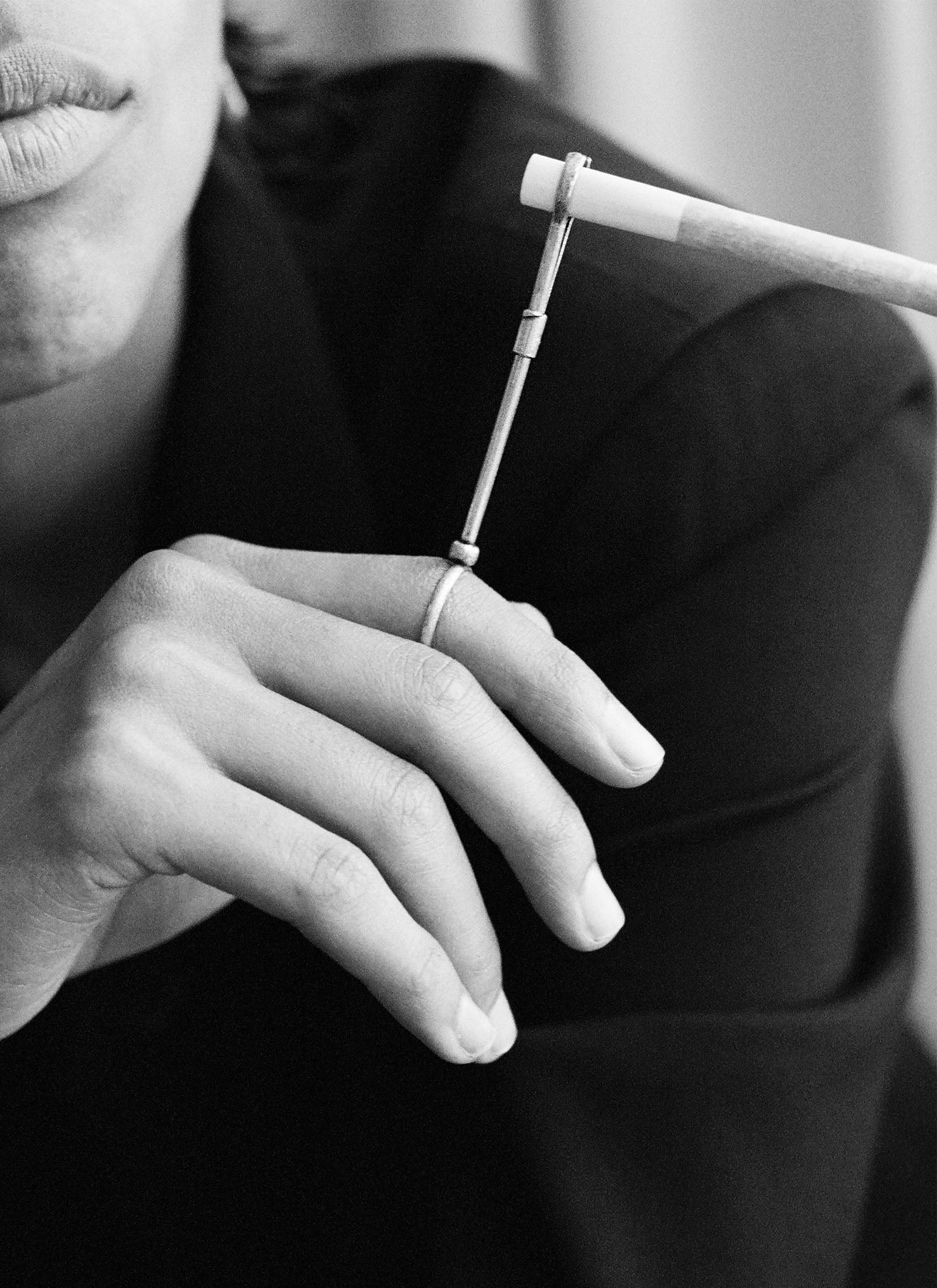 Elegant Joint Holder