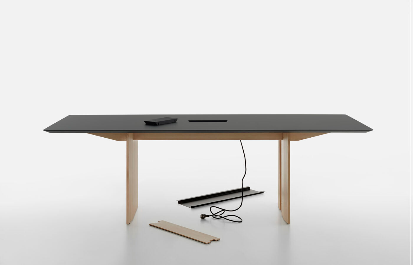 Fronda Table