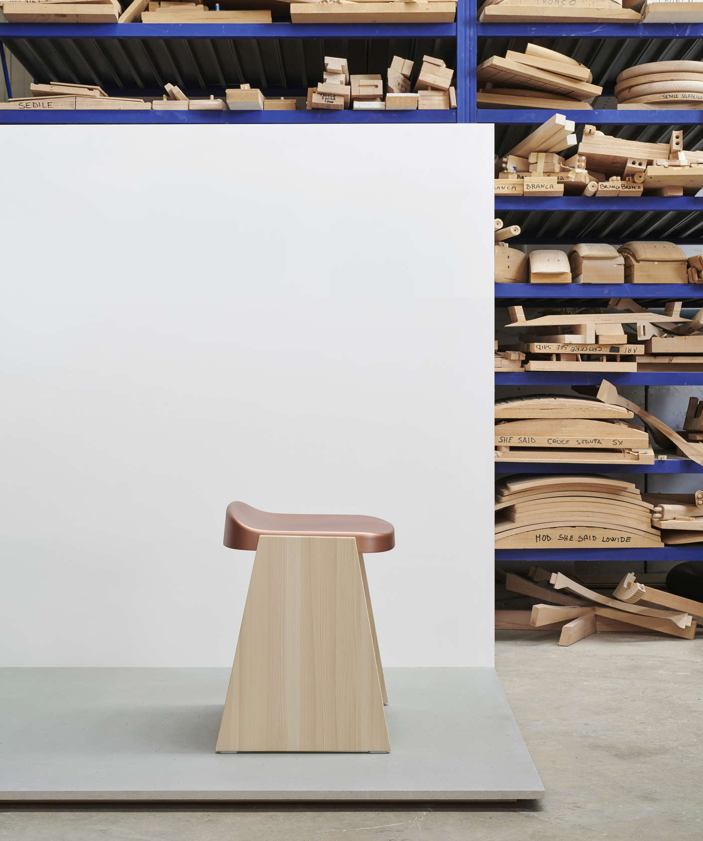 Fronda Stool