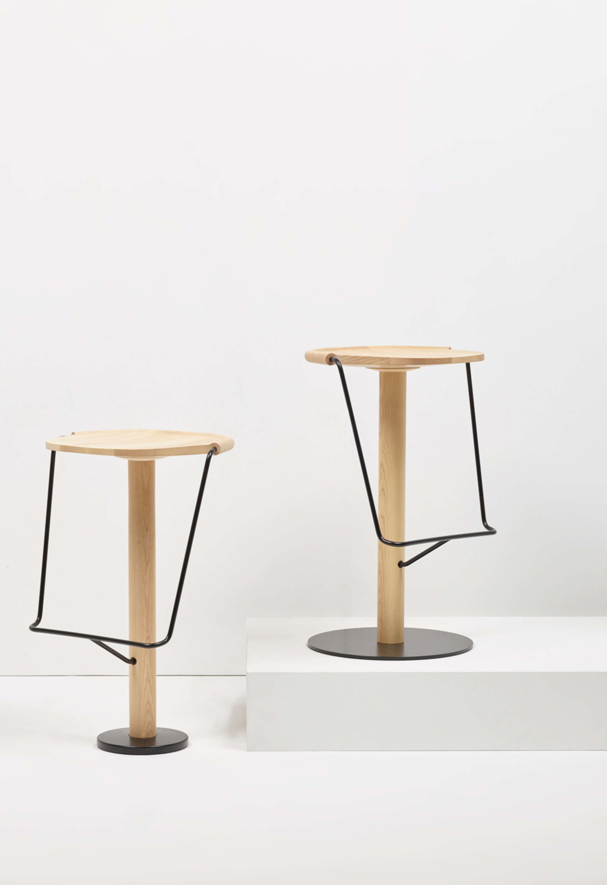 Uncino Stool