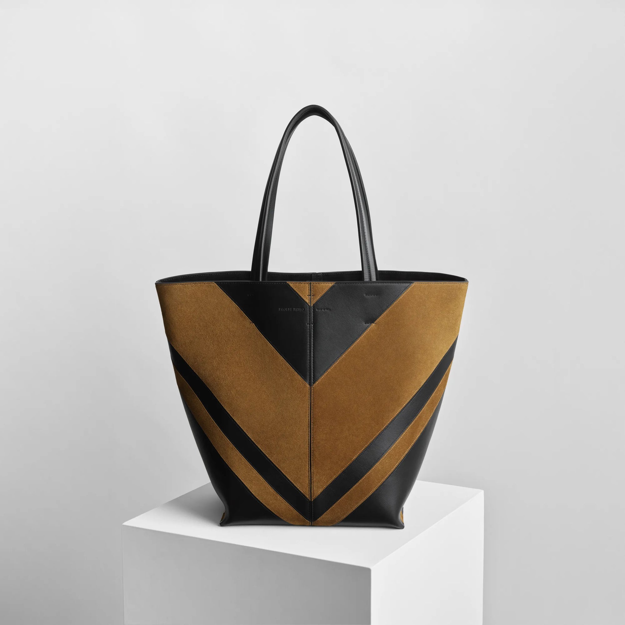 Pot Cabas in Suede Black/Toffee