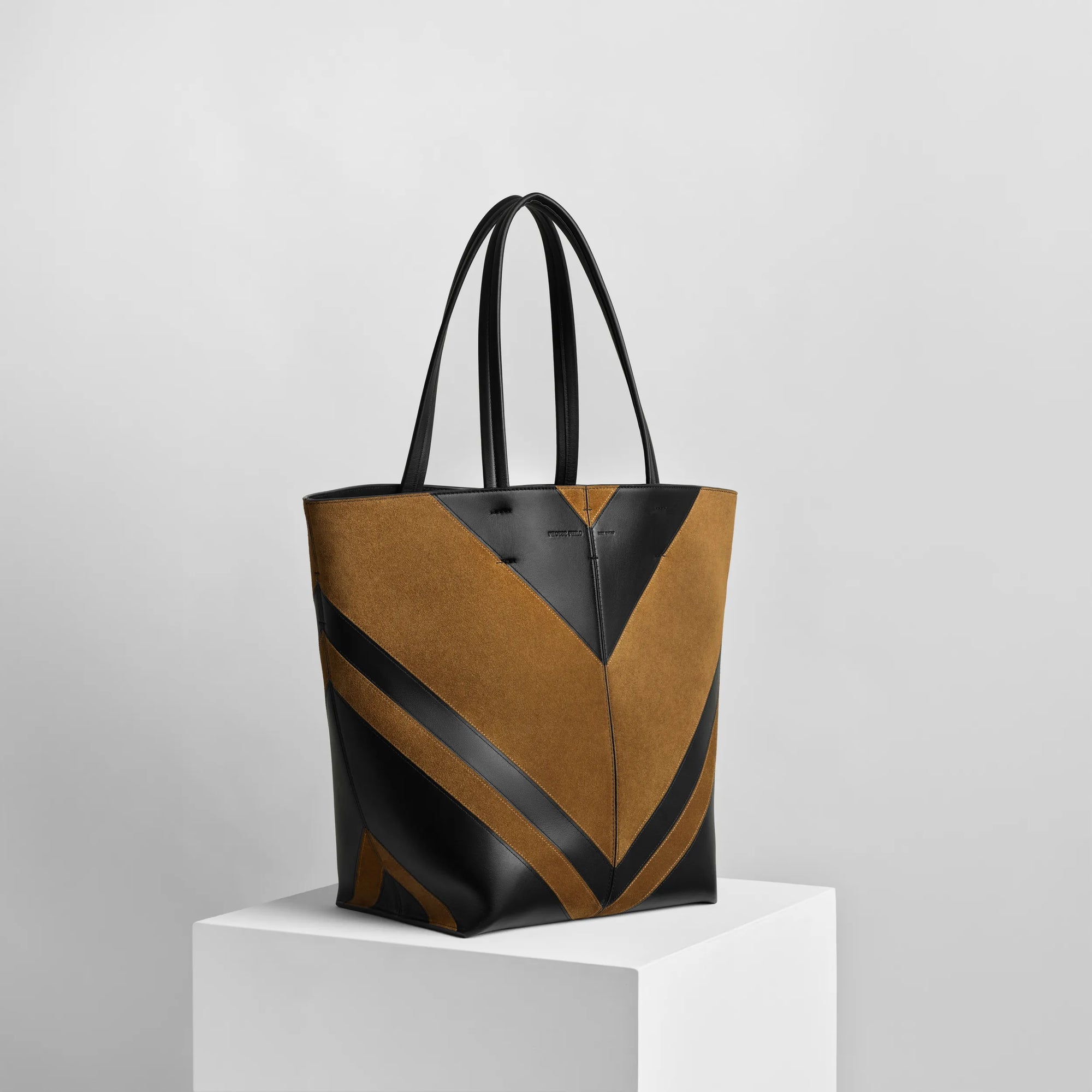 Pot Cabas in Suede Black/Toffee