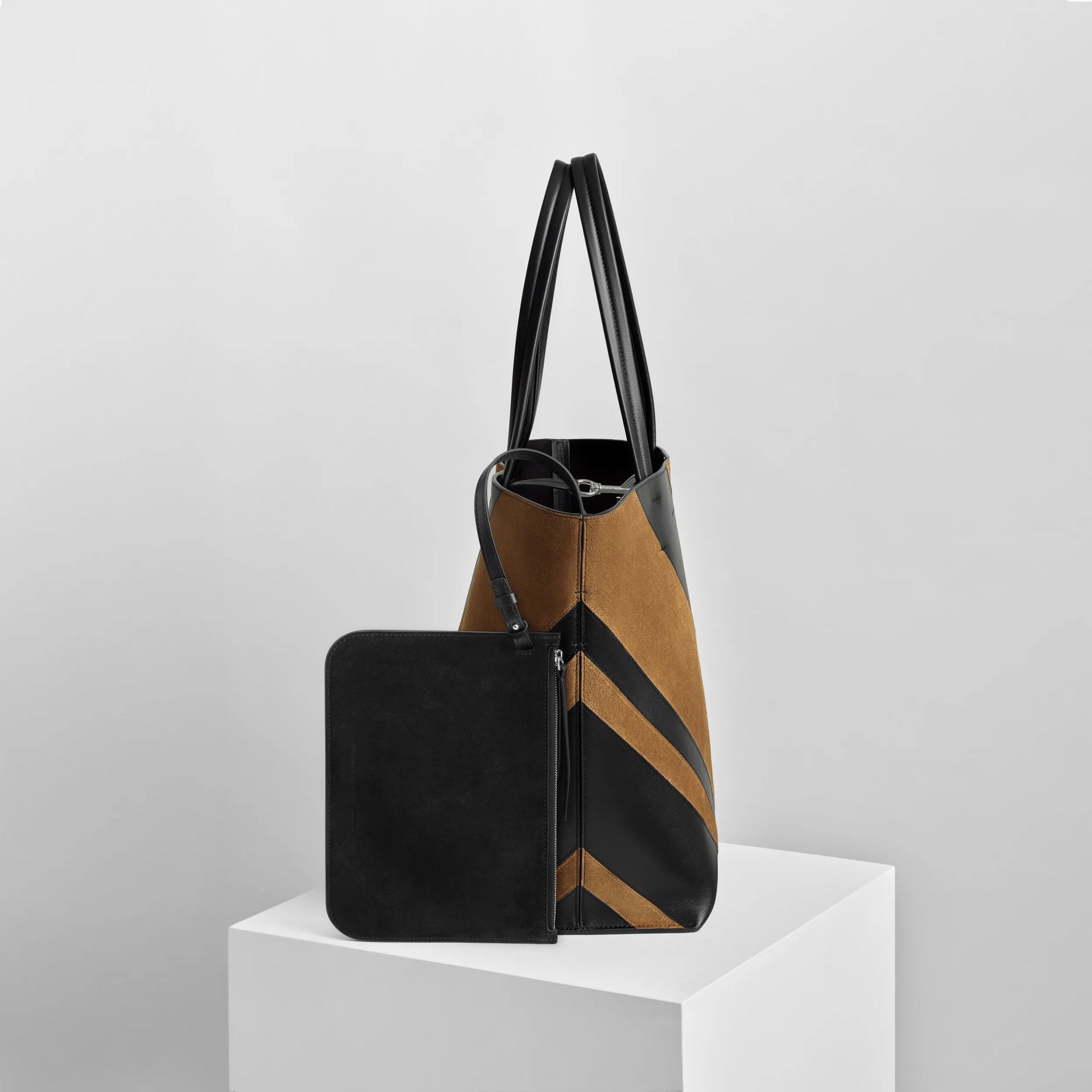 Pot Cabas in Suede Black/Toffee