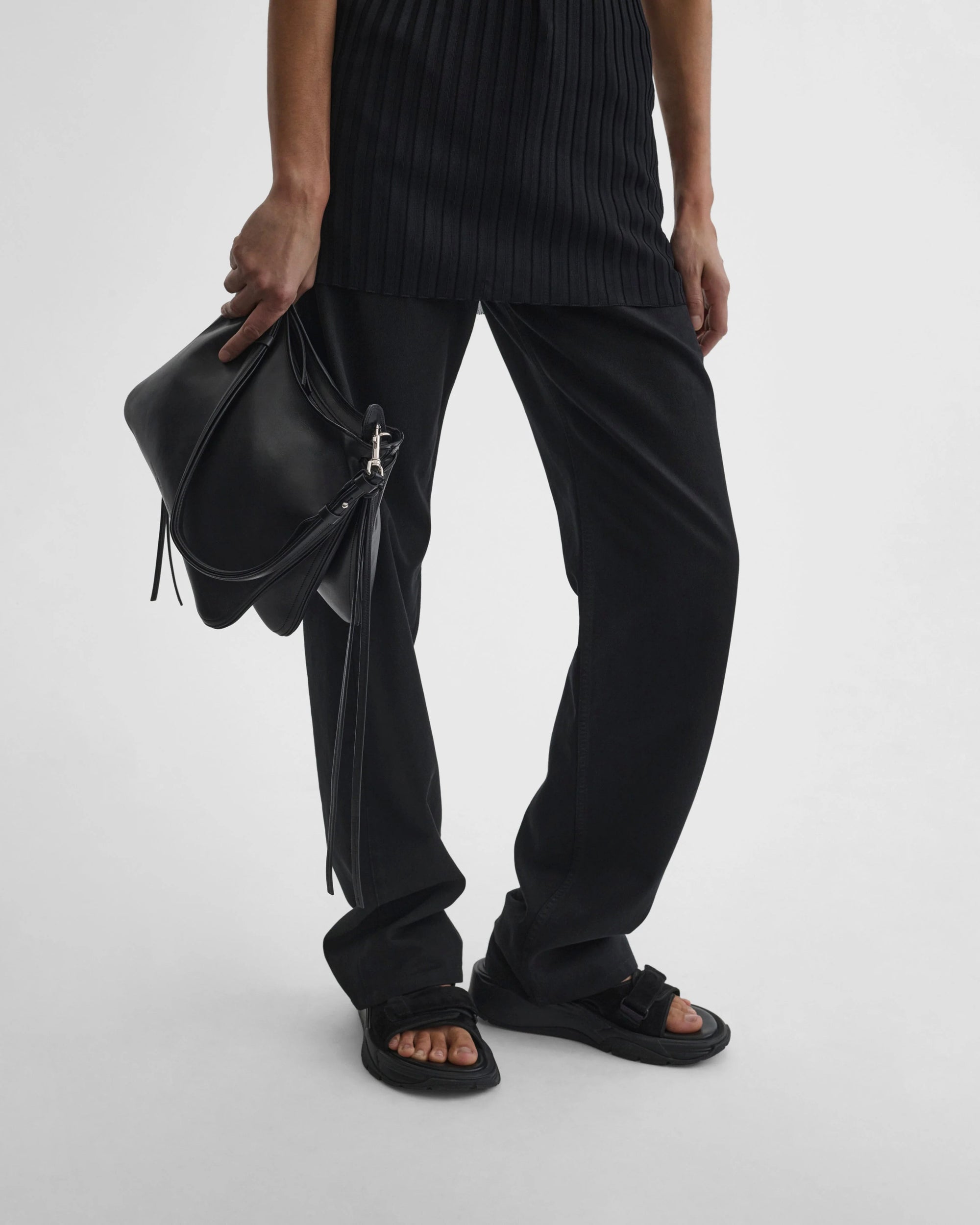 Medium Gig Shoulder Bag in Black Calf Leather