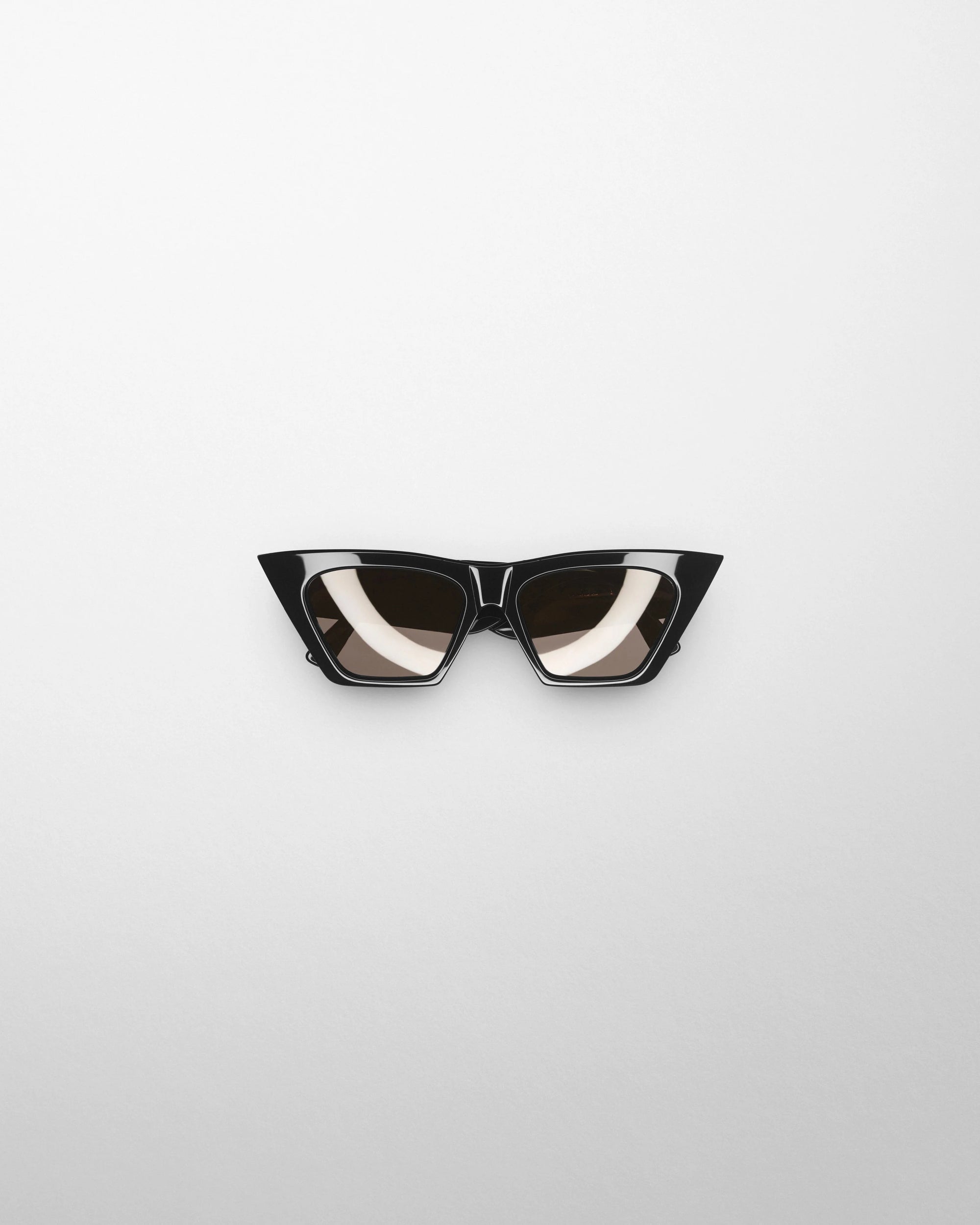 Peak Sunglasses in Black