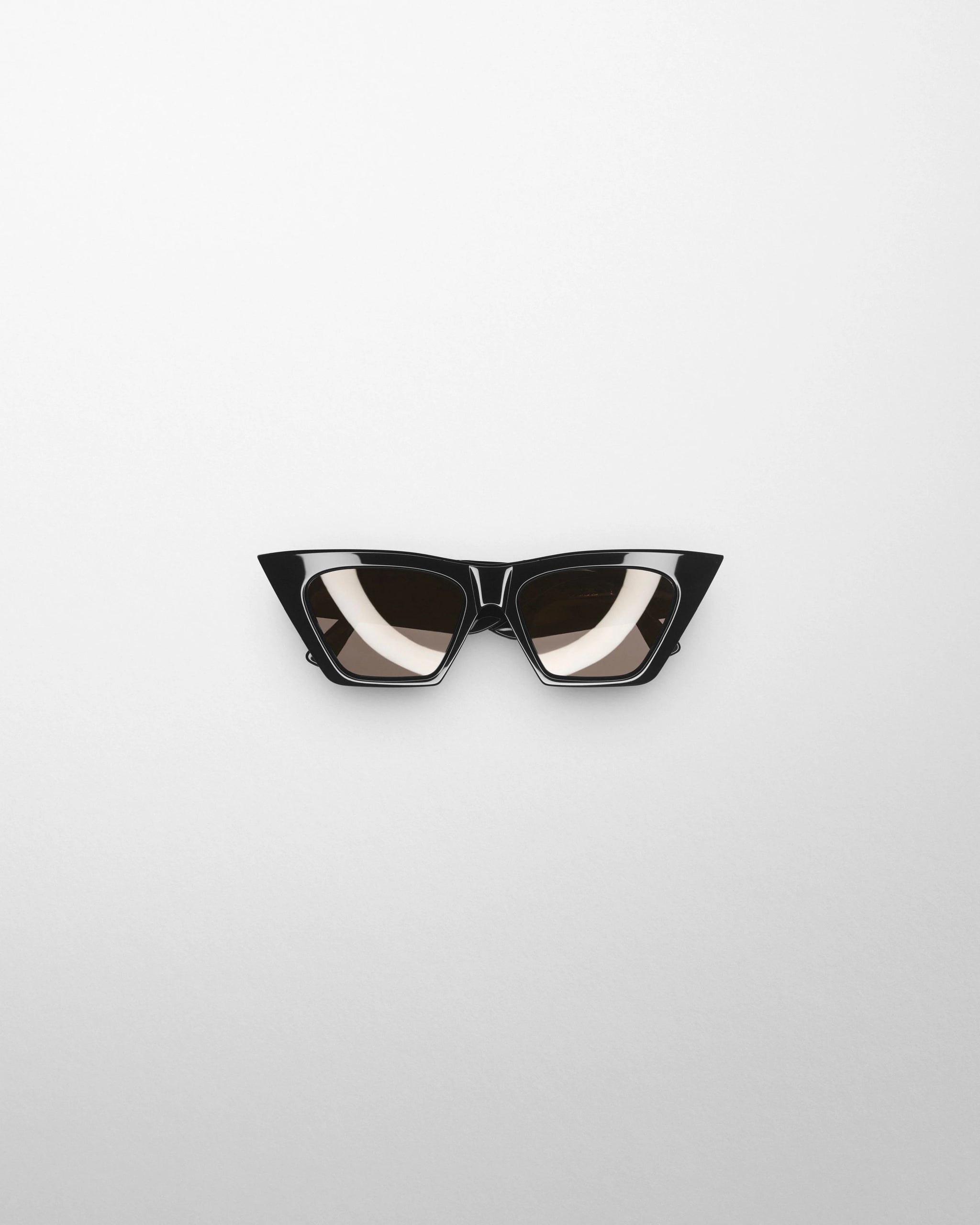 Peak Sunglasses in Black