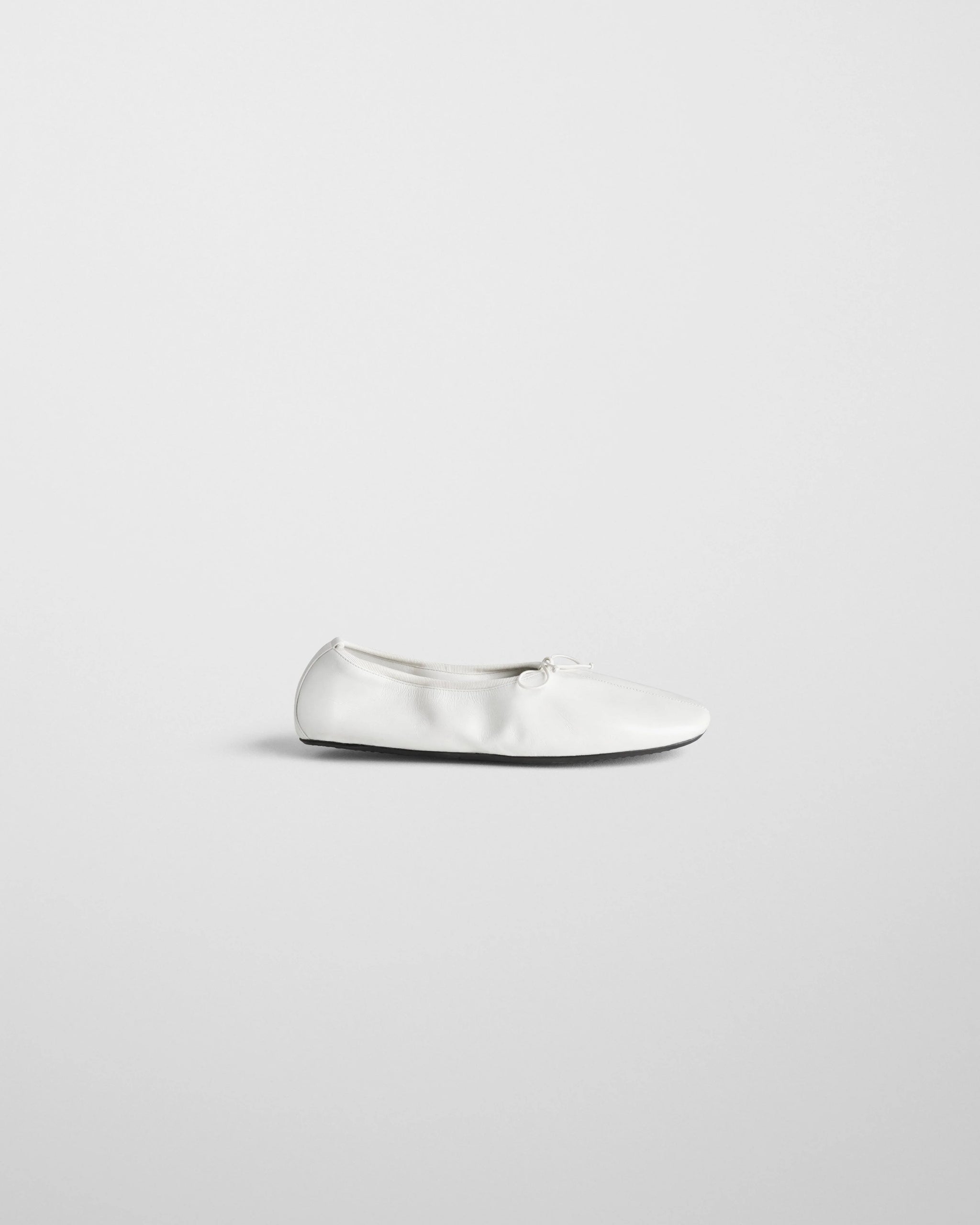 Gathered Flat in White Shiny Calf Leather