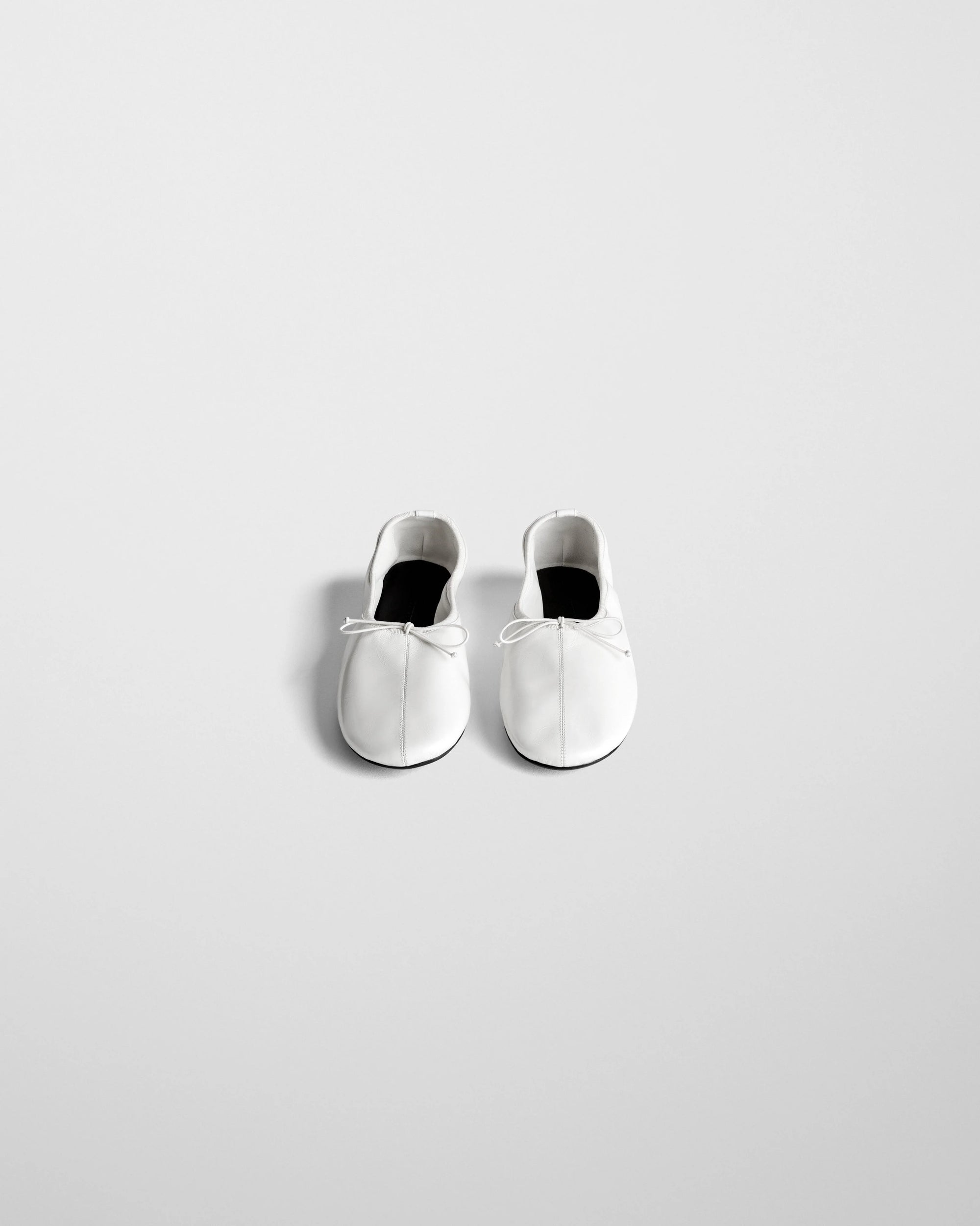 Gathered Flat in White Shiny Calf Leather