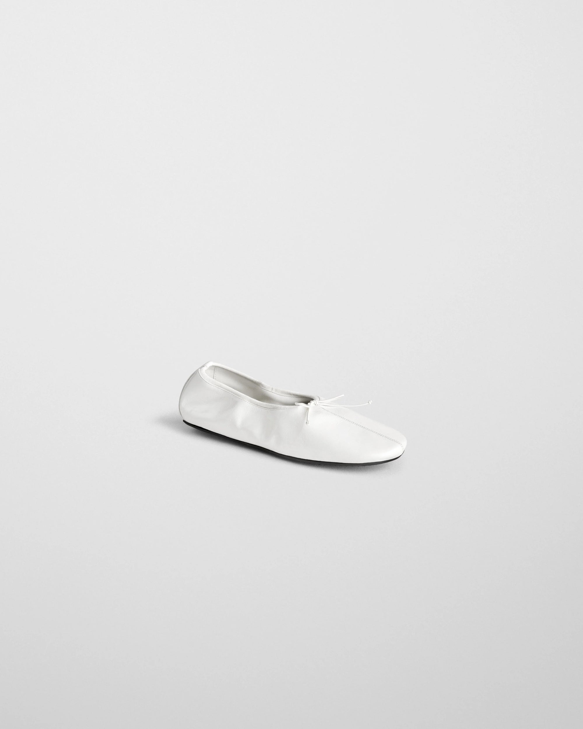 Gathered Flat in White Shiny Calf Leather