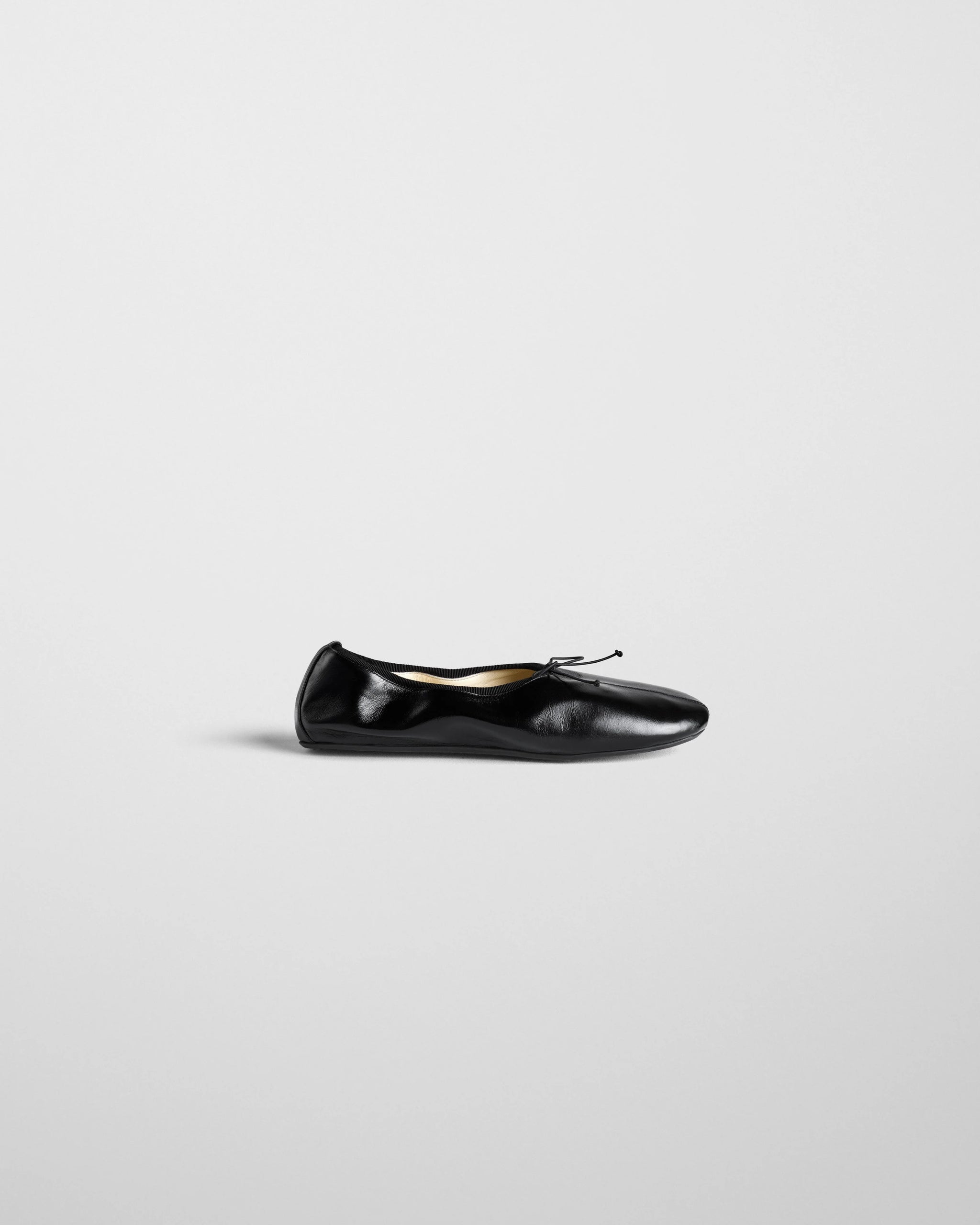 Gathered Flat in Black Shiny Calf Leather