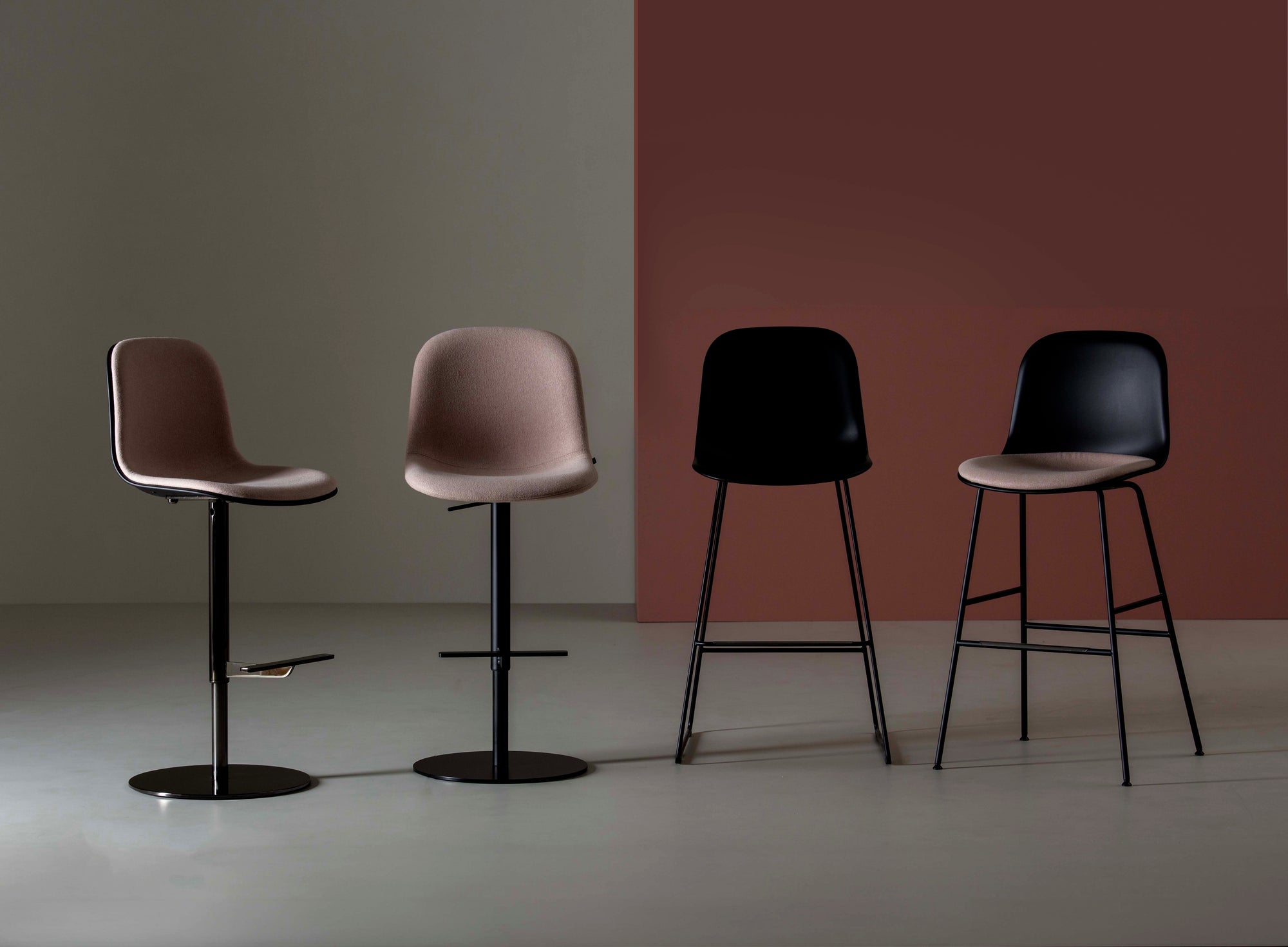 2.0 Mani Plastic Stool