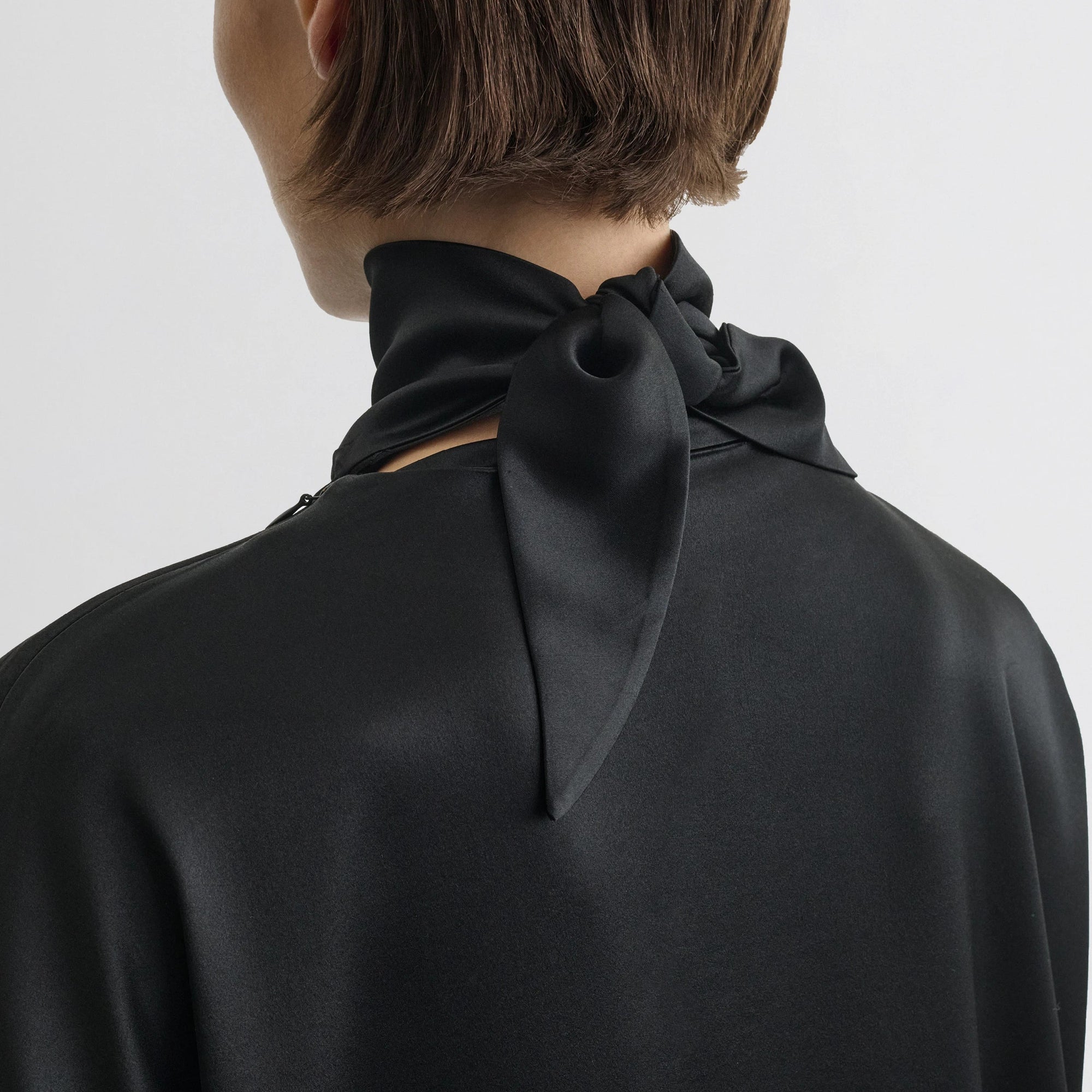 Liquid Knot Collar Top - black