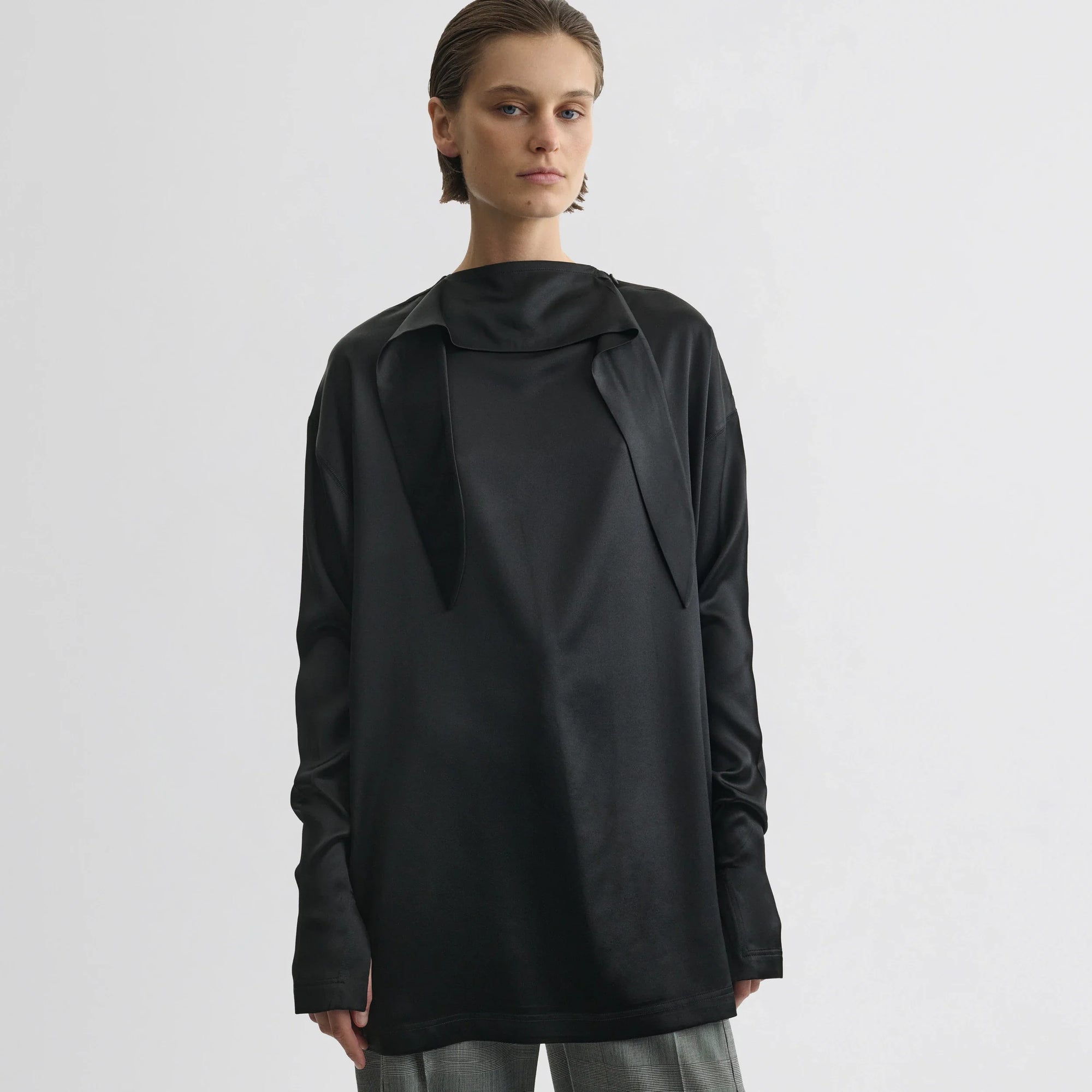 Liquid Knot Collar Top - black