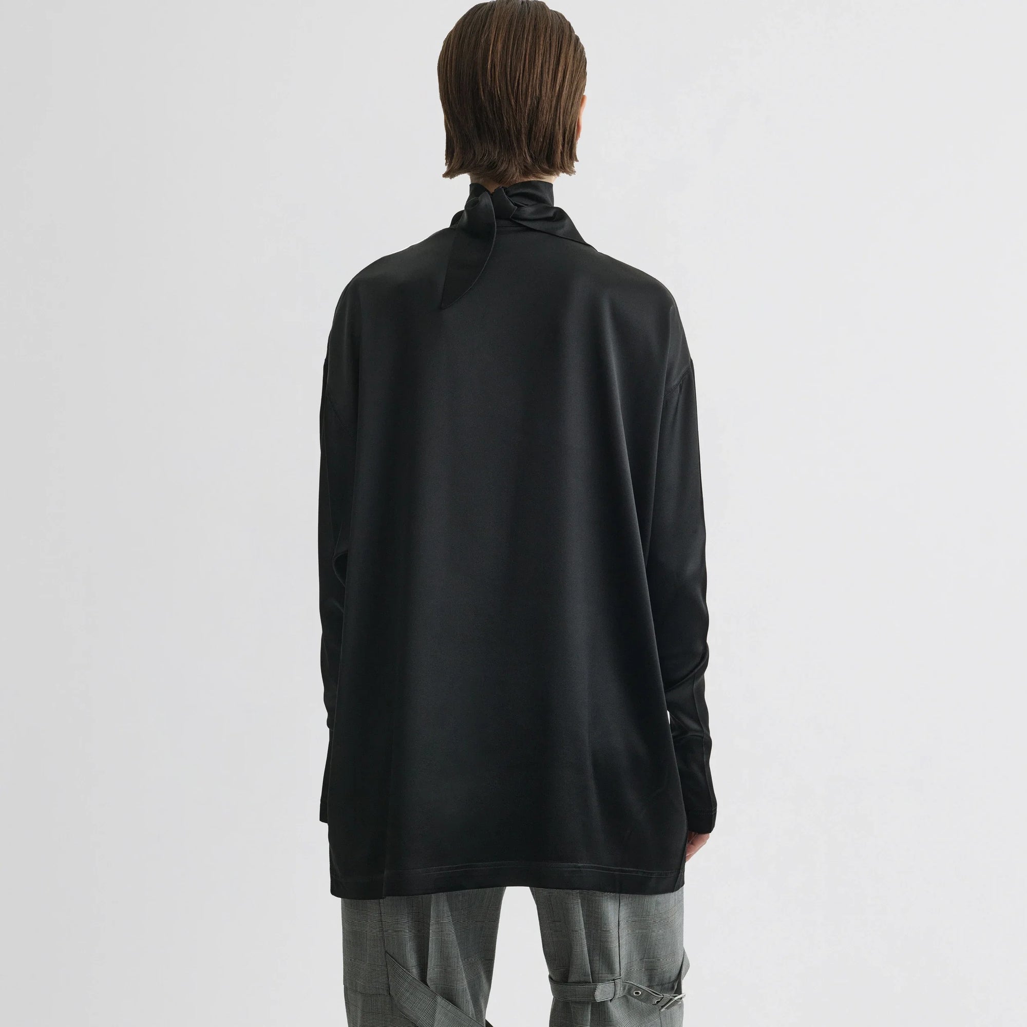 Liquid Knot Collar Top - black