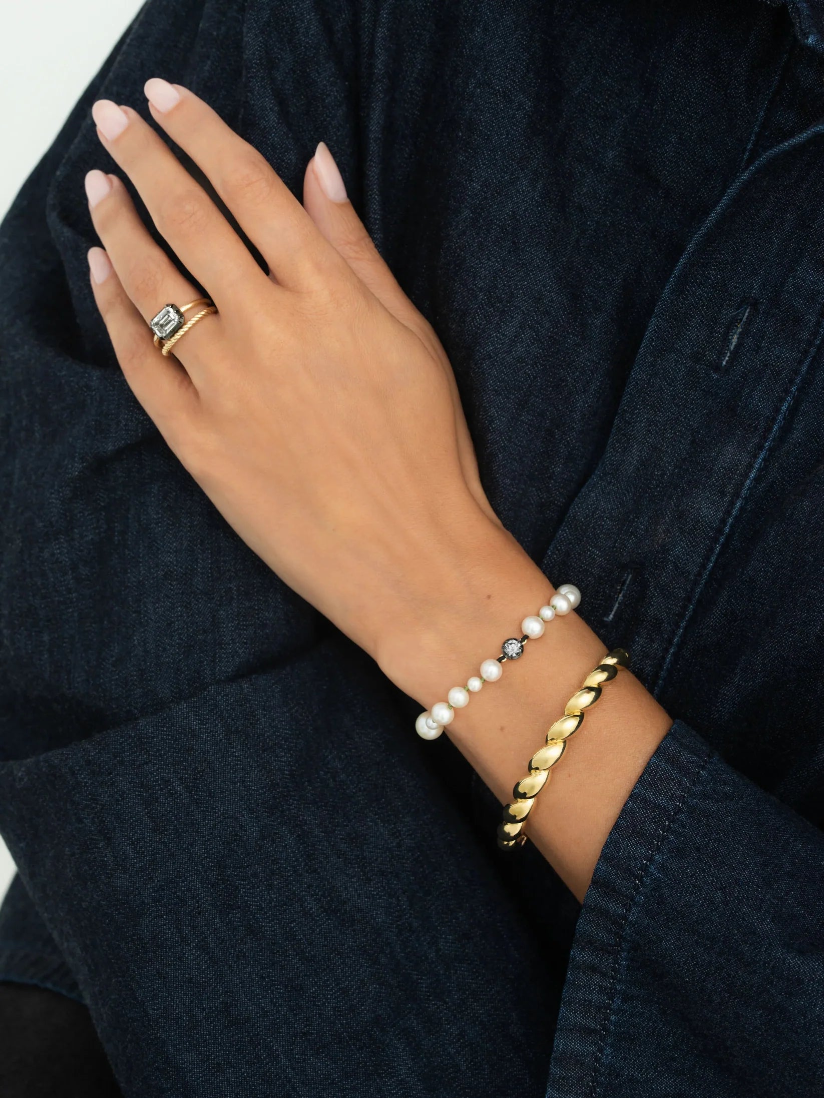 Bangle - Beaches Conch Shell