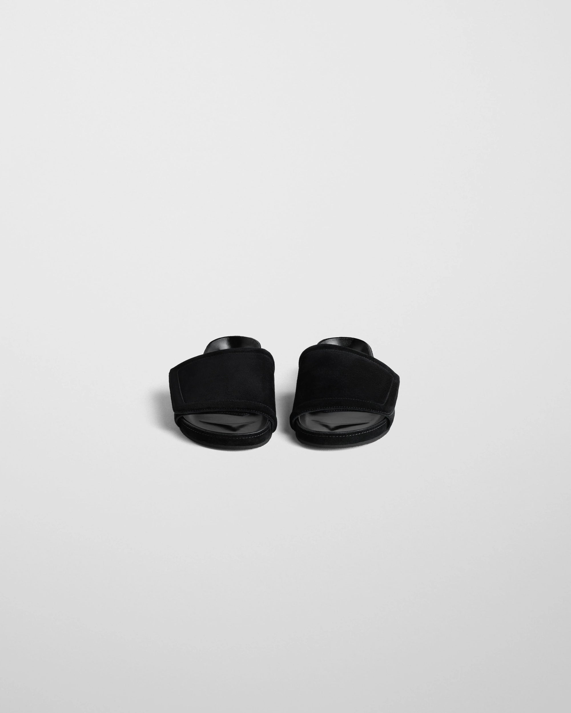 Wide Slide in Suede Black