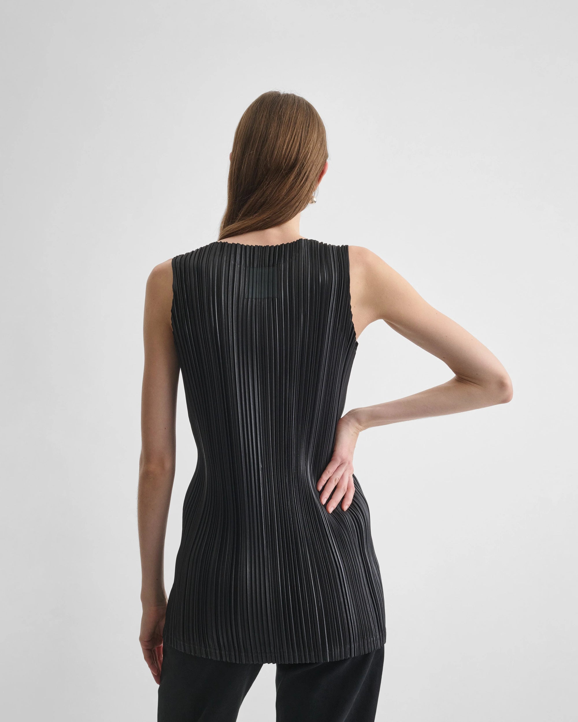 Razor Pleat Tank - Black