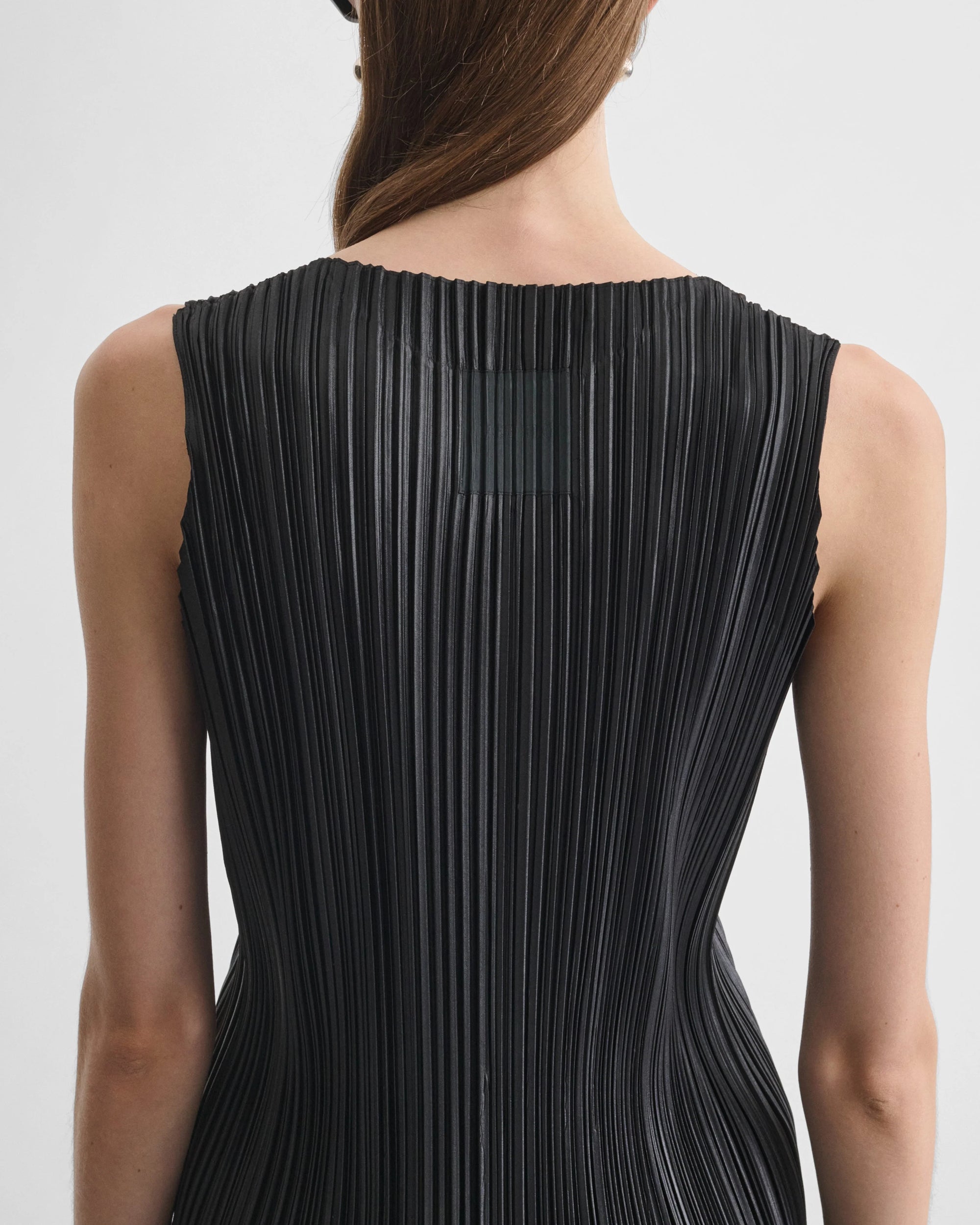 Razor Pleat Tank - Black
