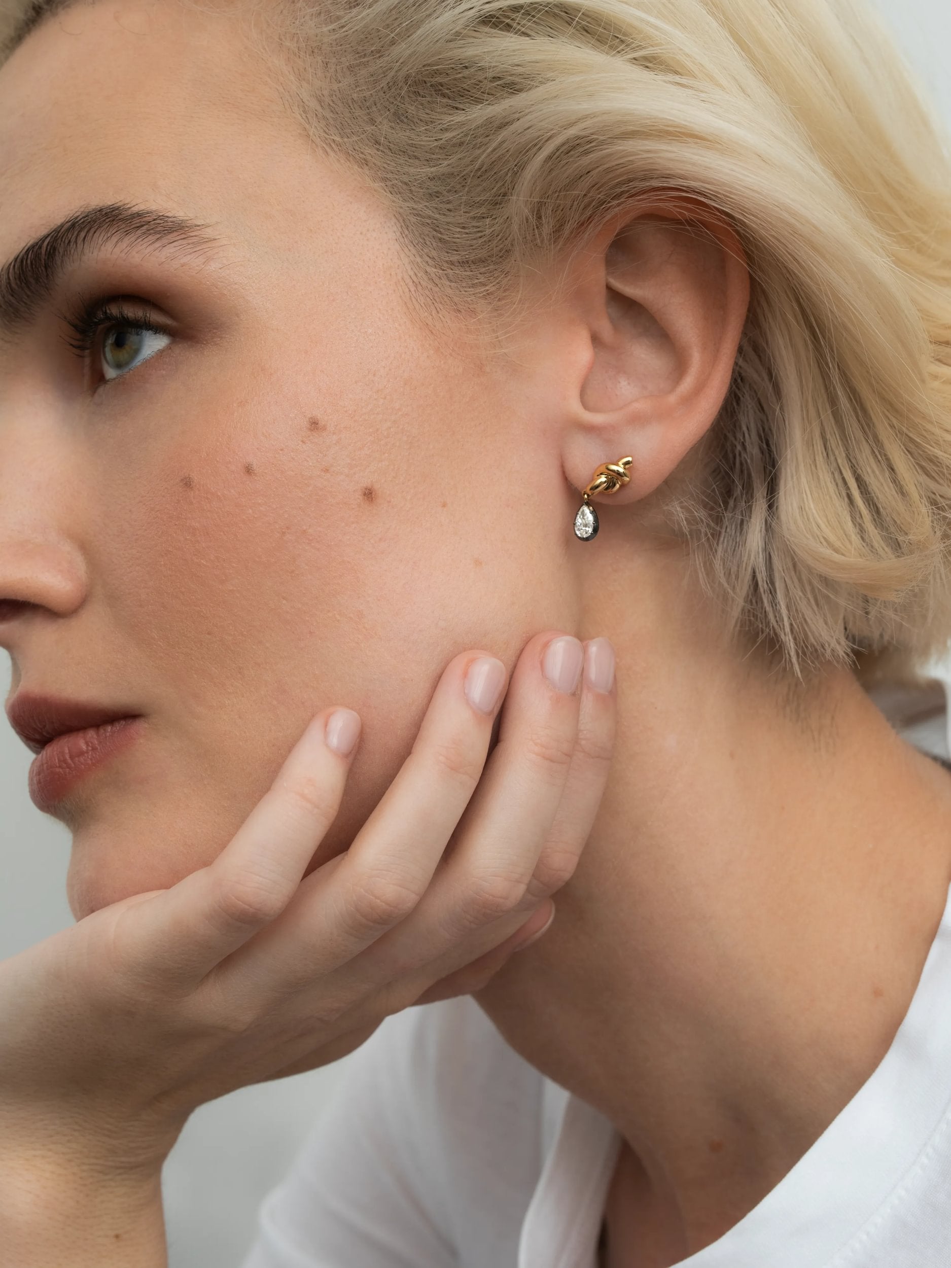 Hello Sailor Pear-Shaped Diamond Hitch Knot Earrings