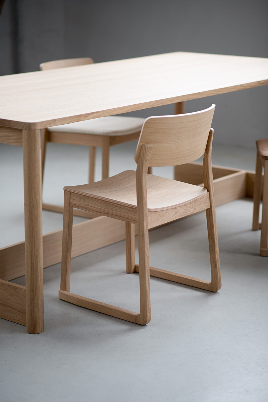 Koyabari Dining Table