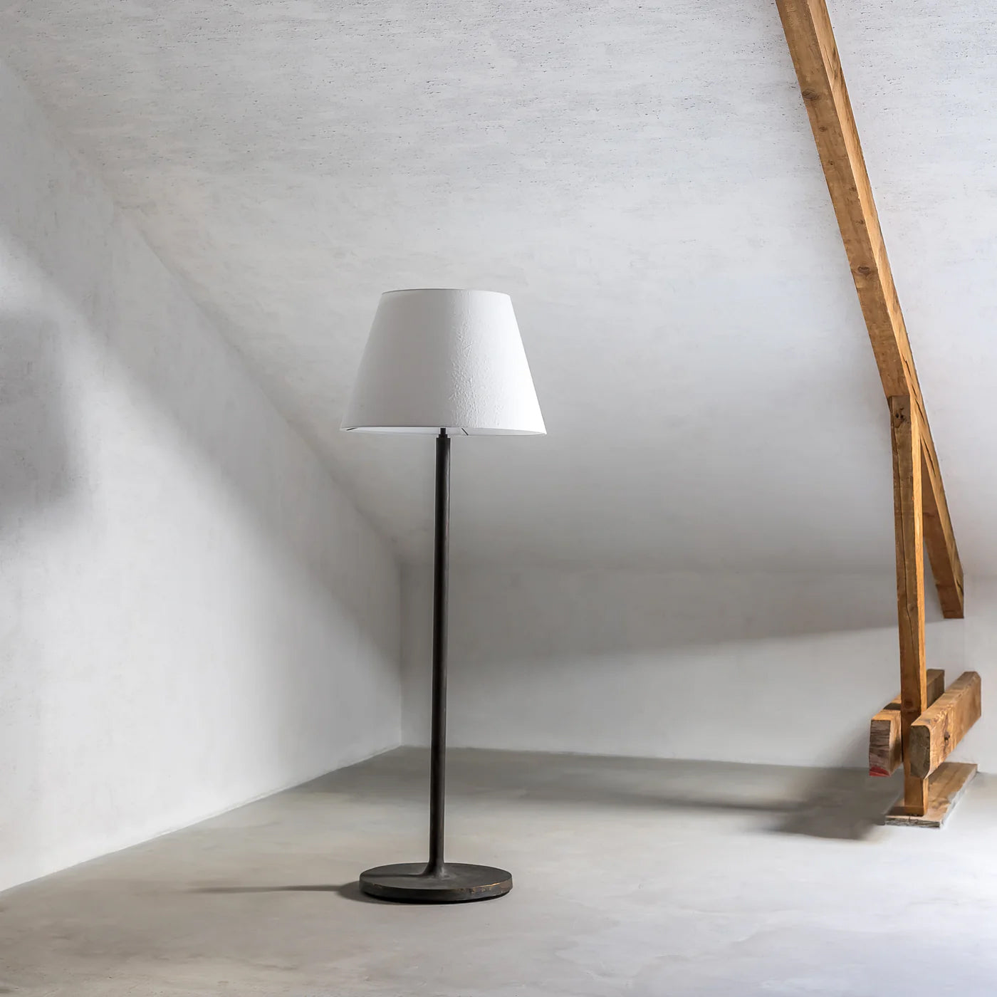 Kupoli Floor Lamp