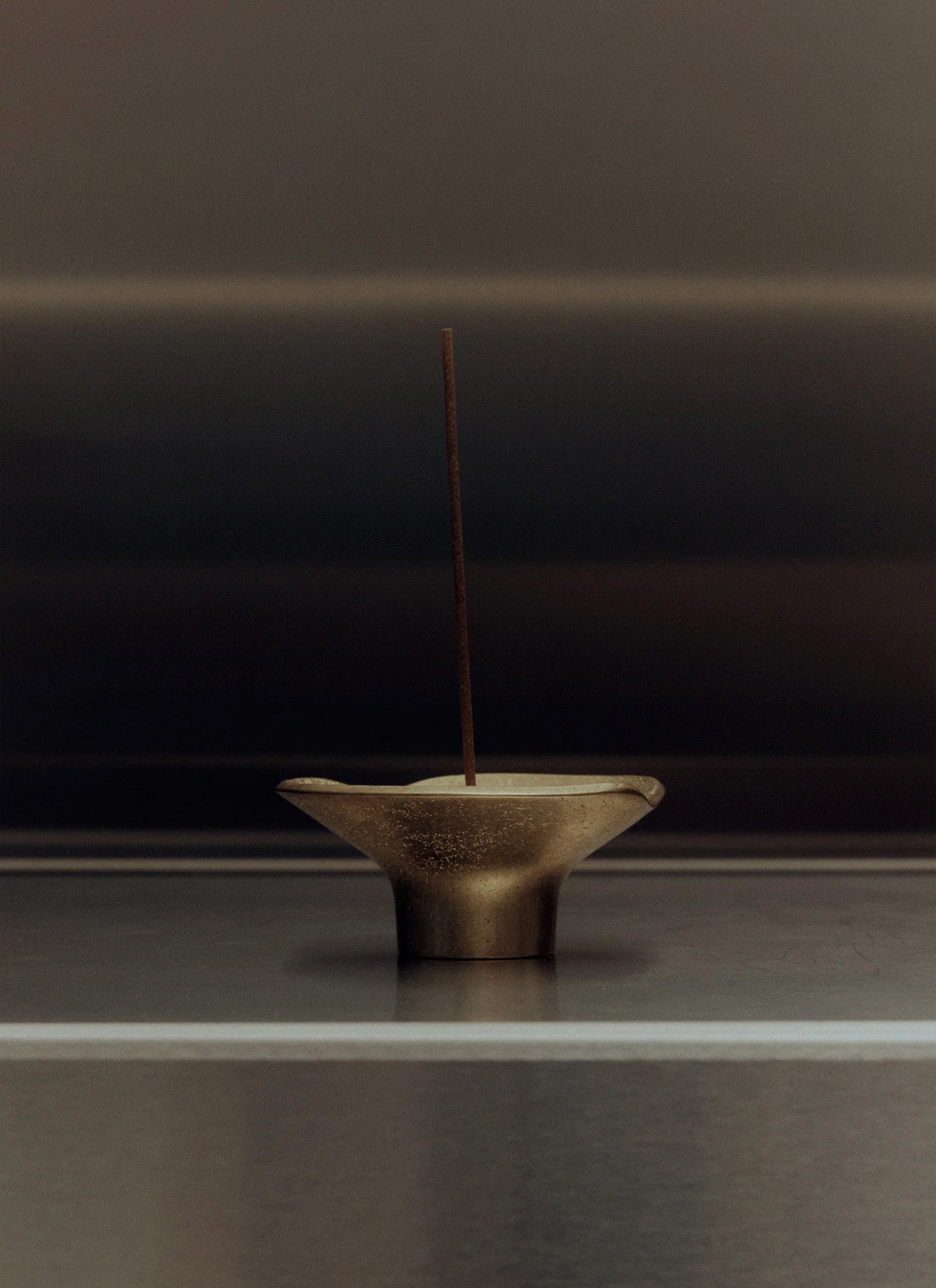 Mono Incense Holder in Bronze