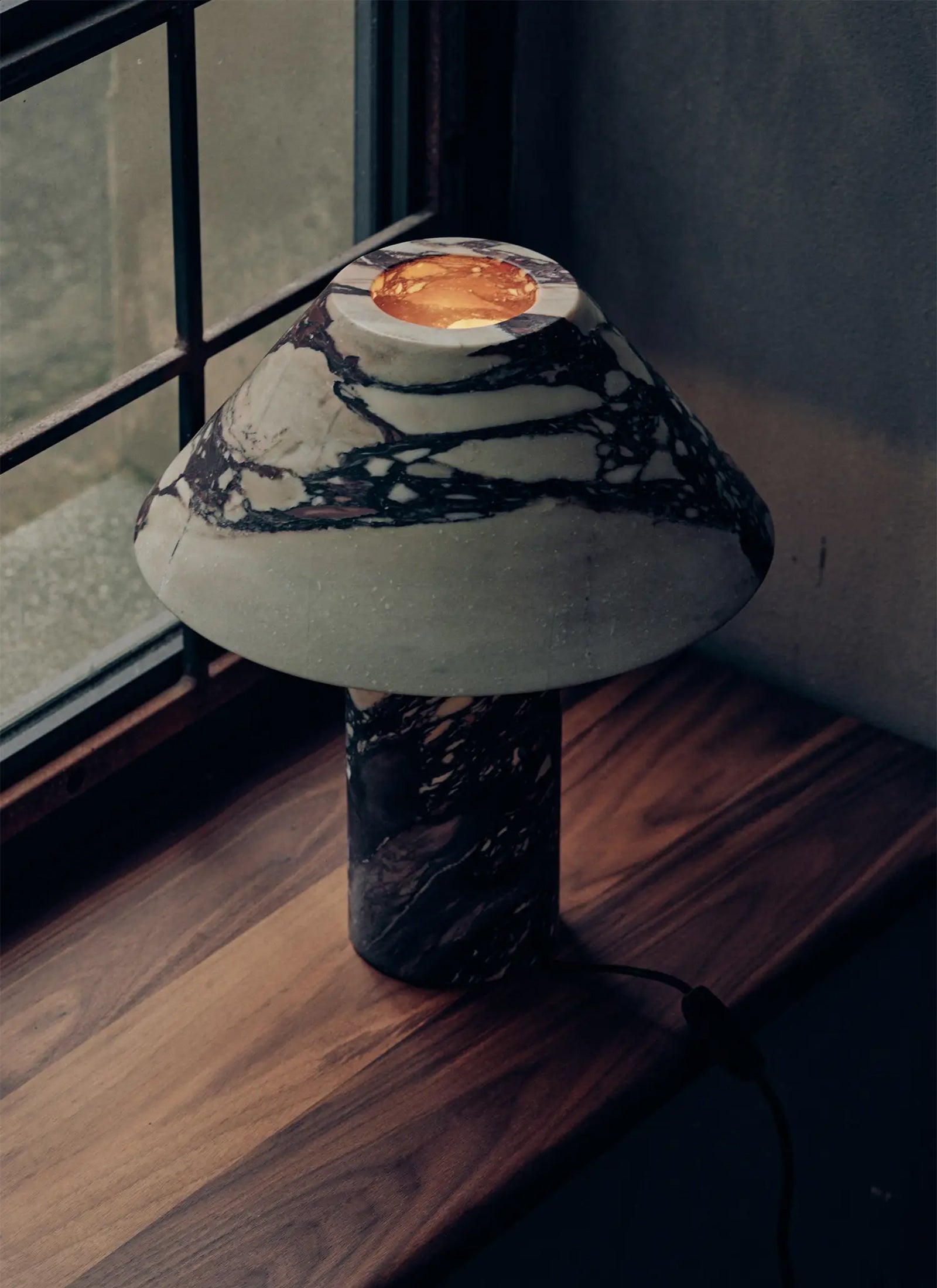 Pillar Lamp in Viola