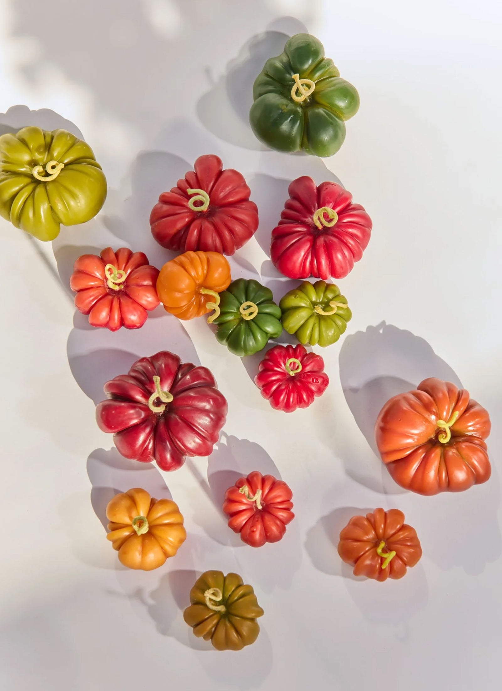 Small Heirloom Tomato Candle - Red