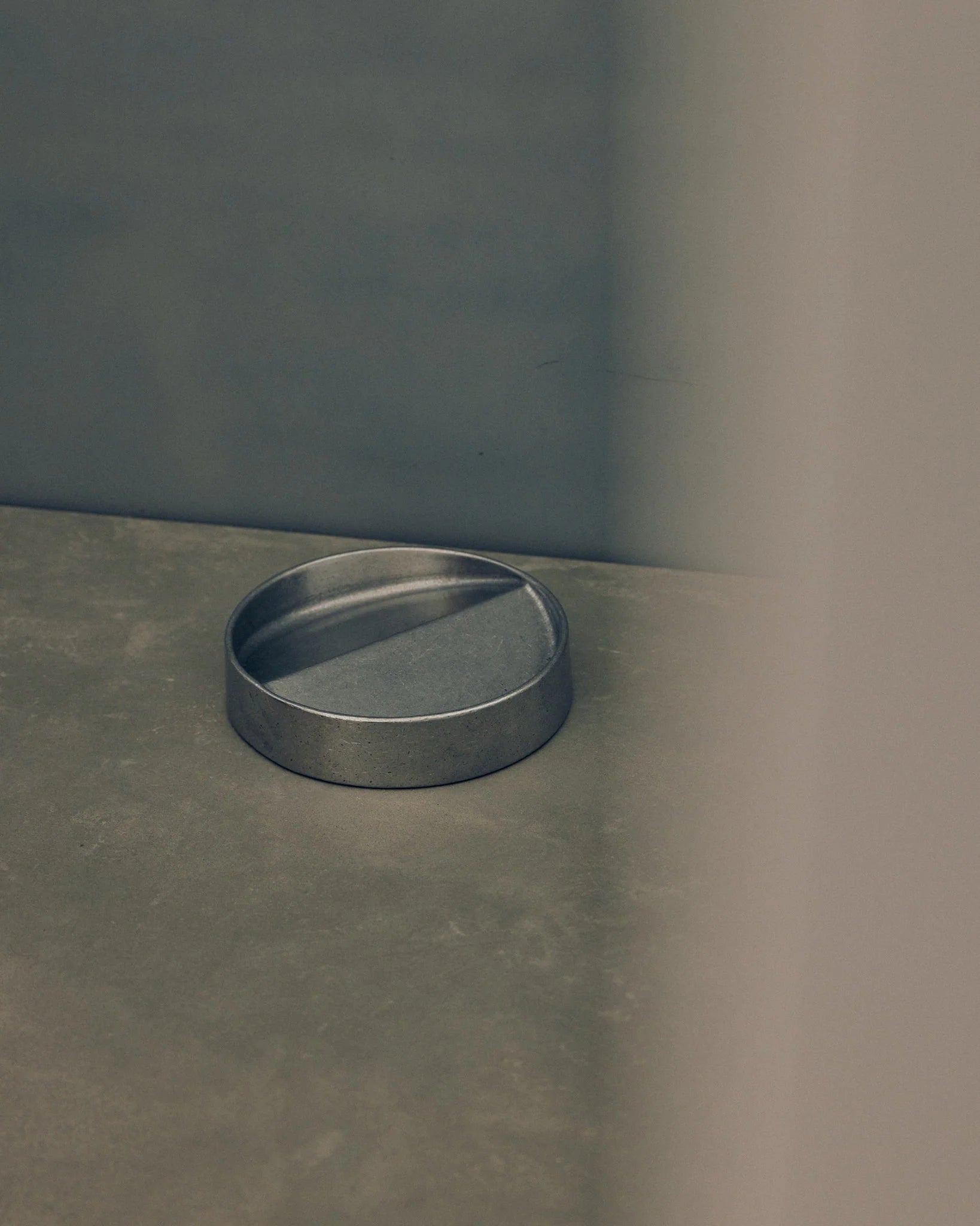 Round Vide Poche in Aluminium