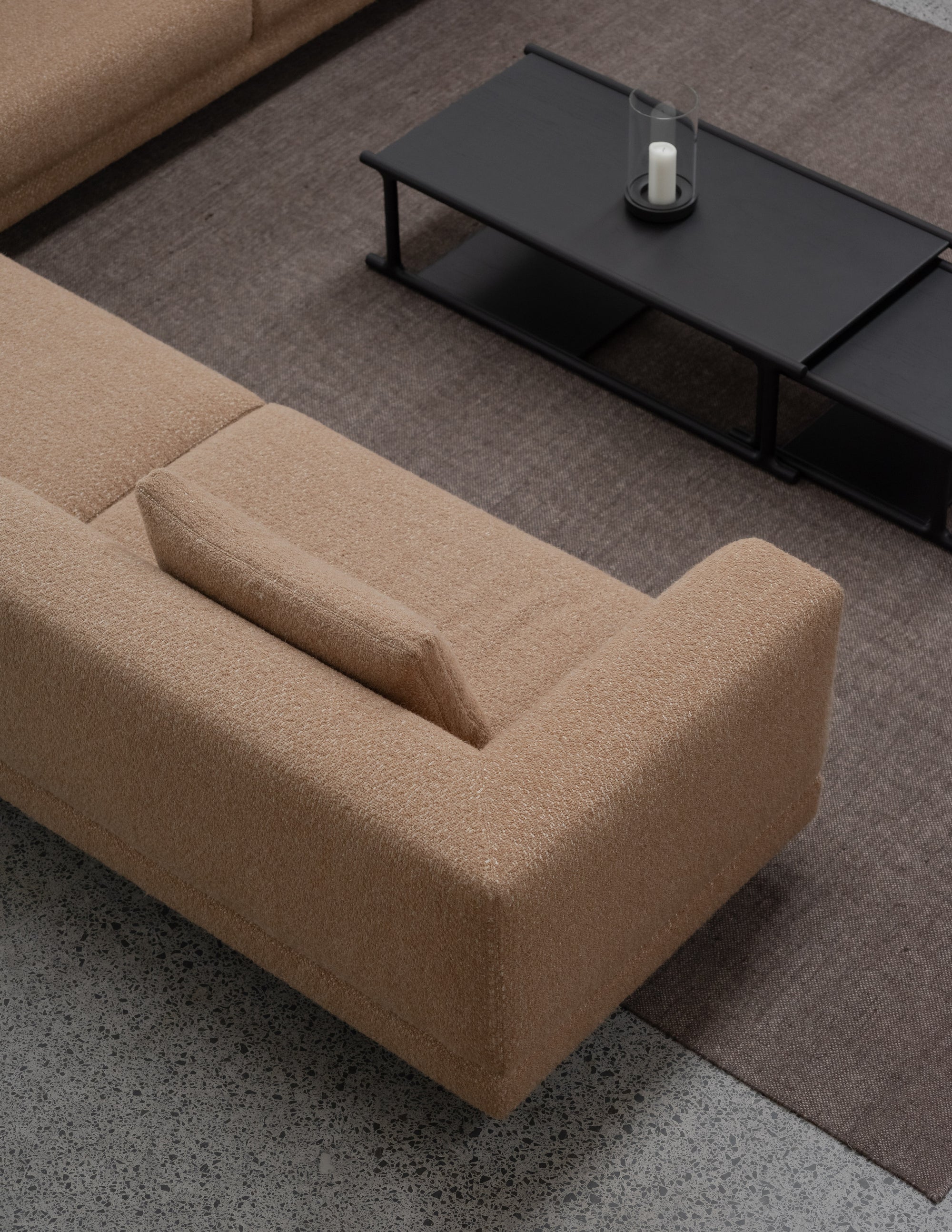 Leger Sofa