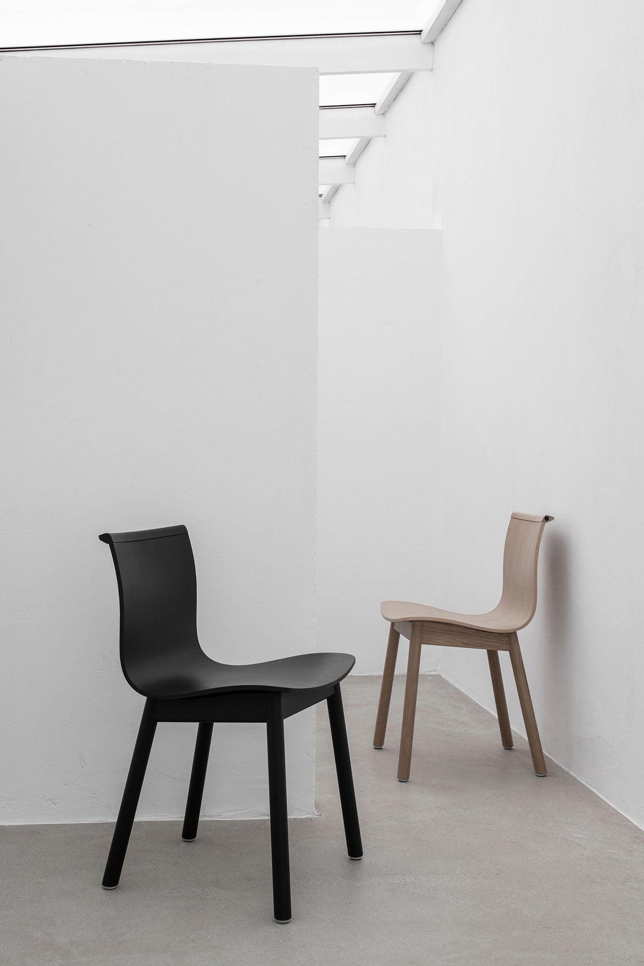 Serif Chair - Wooden Legs