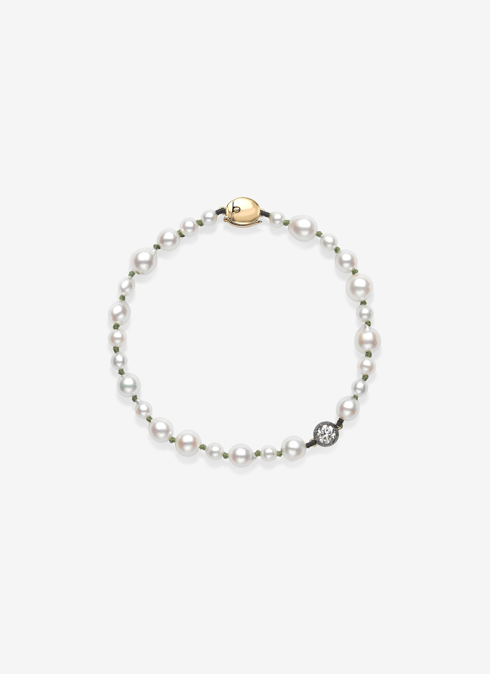 Beaches Pearl Bracelet - 18K Gold Bracelet with 0.40ct diamond & pearls