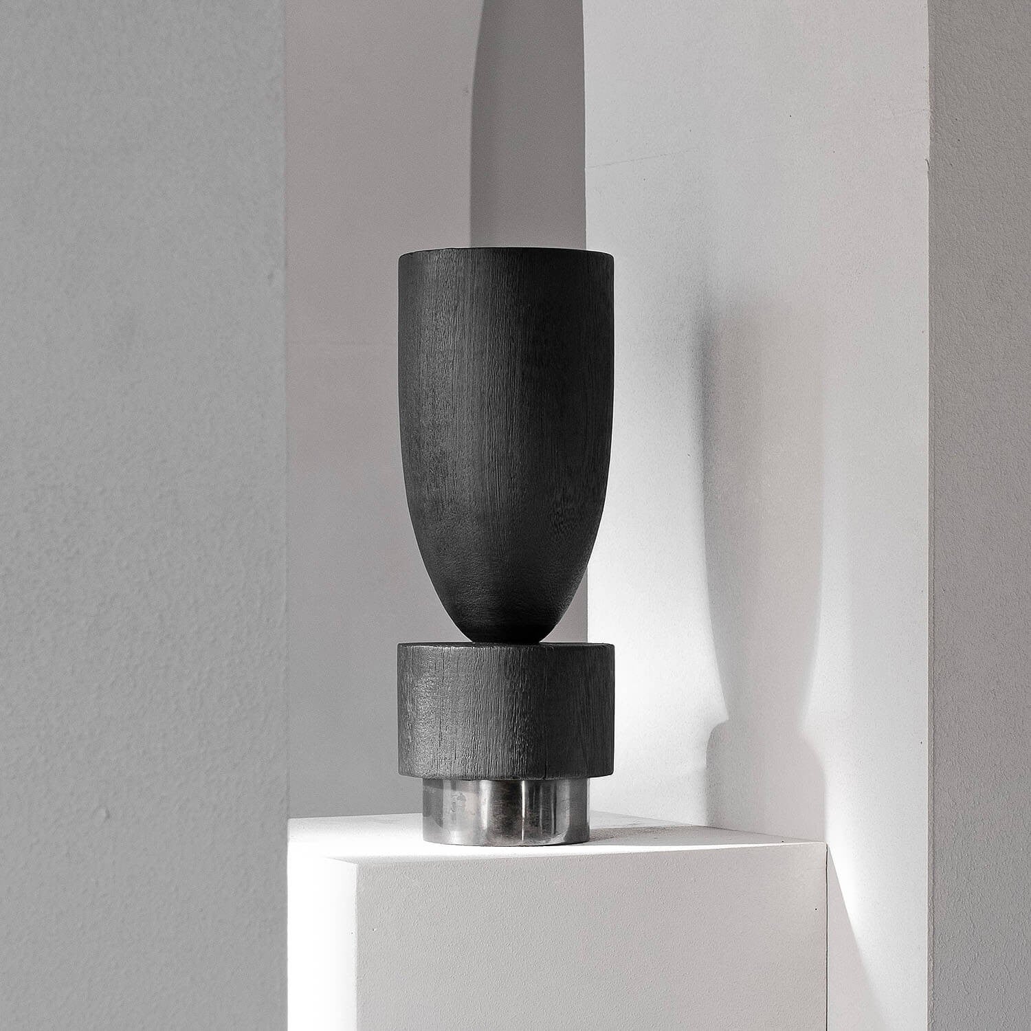 Pot Vase with Steel - Black